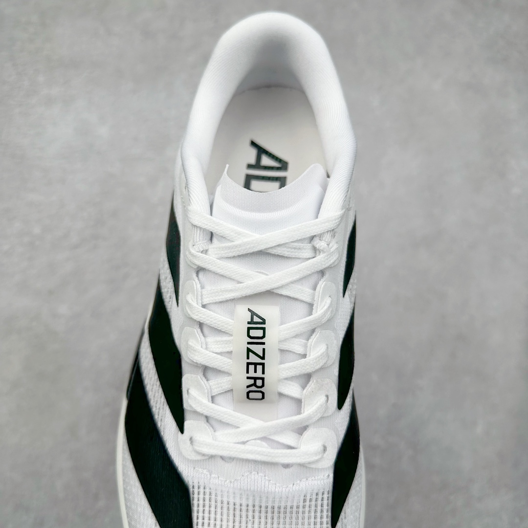 图片[5]-AD Adizero Eva SL M 零度进化版系列低帮轻便透气竞速休闲运动慢跑鞋 JP6206 相信大家对去年 adidas 横空出世的「顶级超跑」adiZero Adios Pro EVO 1 记忆犹新！不仅登顶阿迪史上最轻跑鞋宝座，更在接下来的全球马拉松赛事中，持续书写着惊人成绩，被网友戏称新一代「阿迪神鞋」全网刷屏！极简设计语言与强烈速度感和存在感的鞋侧三线，让人过目不忘，特别种草！其中定位于中长跑训练的 adidas Adizero Evo SL，整体外观造型与 adiZero Adios Pro EVO 1 非常相似。中底配置方面搭载全掌 Lightstrike Pro，鞋面采用透气网面示人，契合日常训练鞋的定位，更加耐用。外底给到了马牌橡胶，及类似上代竞速旗舰 adidas Adizero Adios Pro 3 区域分布。整体看下来无论是外观的鲜明辨识度，还是配置的扎实程度都很顶。尺码：36 36⅔ 37⅓ 38 38⅔ 39⅓ 40 40⅔ 41⅓ 42 42⅔ 43⅓ 44 45-选品中心
