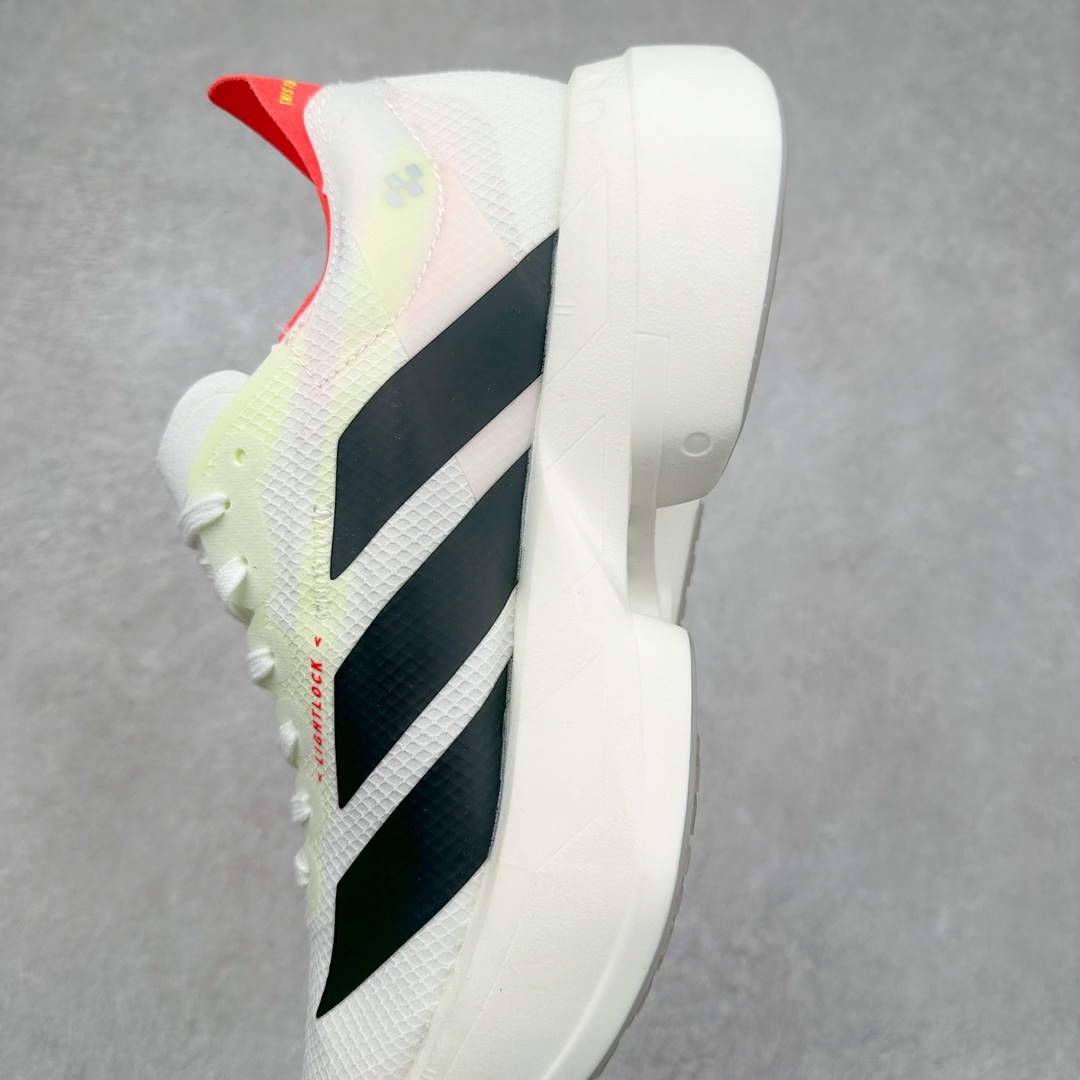 图片[7]-AD Adizero Eva SL M 零度进化版系列低帮轻便透气竞速休闲运动慢跑鞋 JP1094 相信大家对去年 adidas 横空出世的「顶级超跑」adiZero Adios Pro EVO 1 记忆犹新！不仅登顶阿迪史上最轻跑鞋宝座，更在接下来的全球马拉松赛事中，持续书写着惊人成绩，被网友戏称新一代「阿迪神鞋」全网刷屏！极简设计语言与强烈速度感和存在感的鞋侧三线，让人过目不忘，特别种草！其中定位于中长跑训练的 adidas Adizero Evo SL，整体外观造型与 adiZero Adios Pro EVO 1 非常相似。中底配置方面搭载全掌 Lightstrike Pro，鞋面采用透气网面示人，契合日常训练鞋的定位，更加耐用。外底给到了马牌橡胶，及类似上代竞速旗舰 adidas Adizero Adios Pro 3 区域分布。整体看下来无论是外观的鲜明辨识度，还是配置的扎实程度都很顶。尺码：36 36⅔ 37⅓ 38 38⅔ 39⅓ 40 40⅔ 41⅓ 42 42⅔ 43⅓ 44 45-选品中心