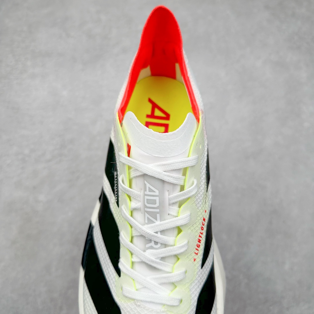 图片[5]-AD Adizero Eva SL M 零度进化版系列低帮轻便透气竞速休闲运动慢跑鞋 JP1094 相信大家对去年 adidas 横空出世的「顶级超跑」adiZero Adios Pro EVO 1 记忆犹新！不仅登顶阿迪史上最轻跑鞋宝座，更在接下来的全球马拉松赛事中，持续书写着惊人成绩，被网友戏称新一代「阿迪神鞋」全网刷屏！极简设计语言与强烈速度感和存在感的鞋侧三线，让人过目不忘，特别种草！其中定位于中长跑训练的 adidas Adizero Evo SL，整体外观造型与 adiZero Adios Pro EVO 1 非常相似。中底配置方面搭载全掌 Lightstrike Pro，鞋面采用透气网面示人，契合日常训练鞋的定位，更加耐用。外底给到了马牌橡胶，及类似上代竞速旗舰 adidas Adizero Adios Pro 3 区域分布。整体看下来无论是外观的鲜明辨识度，还是配置的扎实程度都很顶。尺码：36 36⅔ 37⅓ 38 38⅔ 39⅓ 40 40⅔ 41⅓ 42 42⅔ 43⅓ 44 45-选品中心