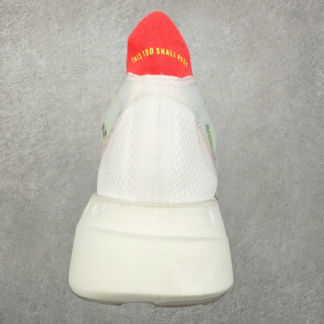 图片[8]-AD Adizero Eva SL M 零度进化版系列低帮轻便透气竞速休闲运动慢跑鞋 JP1094 相信大家对去年 adidas 横空出世的「顶级超跑」adiZero Adios Pro EVO 1 记忆犹新！不仅登顶阿迪史上最轻跑鞋宝座，更在接下来的全球马拉松赛事中，持续书写着惊人成绩，被网友戏称新一代「阿迪神鞋」全网刷屏！极简设计语言与强烈速度感和存在感的鞋侧三线，让人过目不忘，特别种草！其中定位于中长跑训练的 adidas Adizero Evo SL，整体外观造型与 adiZero Adios Pro EVO 1 非常相似。中底配置方面搭载全掌 Lightstrike Pro，鞋面采用透气网面示人，契合日常训练鞋的定位，更加耐用。外底给到了马牌橡胶，及类似上代竞速旗舰 adidas Adizero Adios Pro 3 区域分布。整体看下来无论是外观的鲜明辨识度，还是配置的扎实程度都很顶。尺码：36 36⅔ 37⅓ 38 38⅔ 39⅓ 40 40⅔ 41⅓ 42 42⅔ 43⅓ 44 45-选品中心