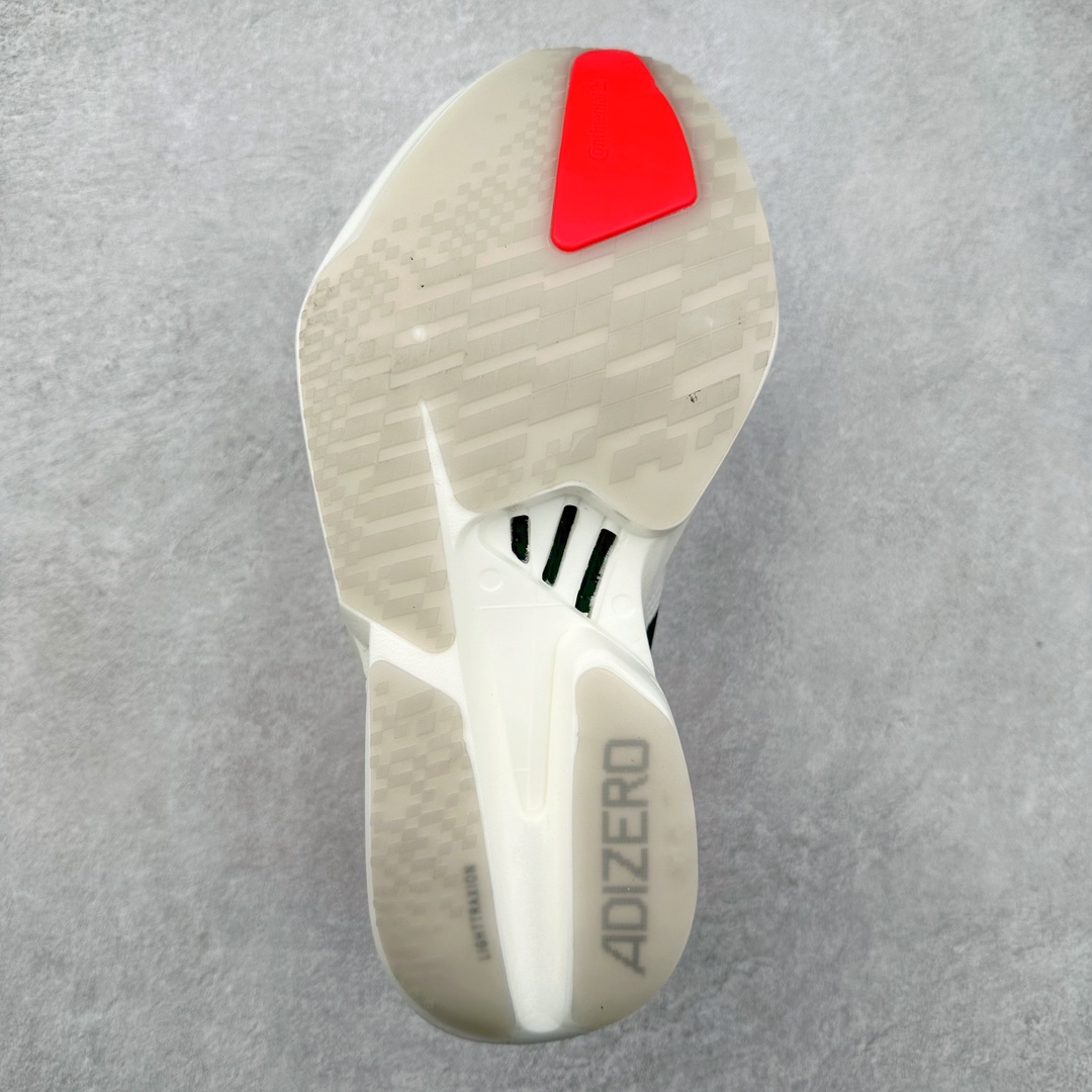图片[9]-AD Adizero Eva SL M 零度进化版系列低帮轻便透气竞速休闲运动慢跑鞋 JP1094 相信大家对去年 adidas 横空出世的「顶级超跑」adiZero Adios Pro EVO 1 记忆犹新！不仅登顶阿迪史上最轻跑鞋宝座，更在接下来的全球马拉松赛事中，持续书写着惊人成绩，被网友戏称新一代「阿迪神鞋」全网刷屏！极简设计语言与强烈速度感和存在感的鞋侧三线，让人过目不忘，特别种草！其中定位于中长跑训练的 adidas Adizero Evo SL，整体外观造型与 adiZero Adios Pro EVO 1 非常相似。中底配置方面搭载全掌 Lightstrike Pro，鞋面采用透气网面示人，契合日常训练鞋的定位，更加耐用。外底给到了马牌橡胶，及类似上代竞速旗舰 adidas Adizero Adios Pro 3 区域分布。整体看下来无论是外观的鲜明辨识度，还是配置的扎实程度都很顶。尺码：36 36⅔ 37⅓ 38 38⅔ 39⅓ 40 40⅔ 41⅓ 42 42⅔ 43⅓ 44 45-选品中心
