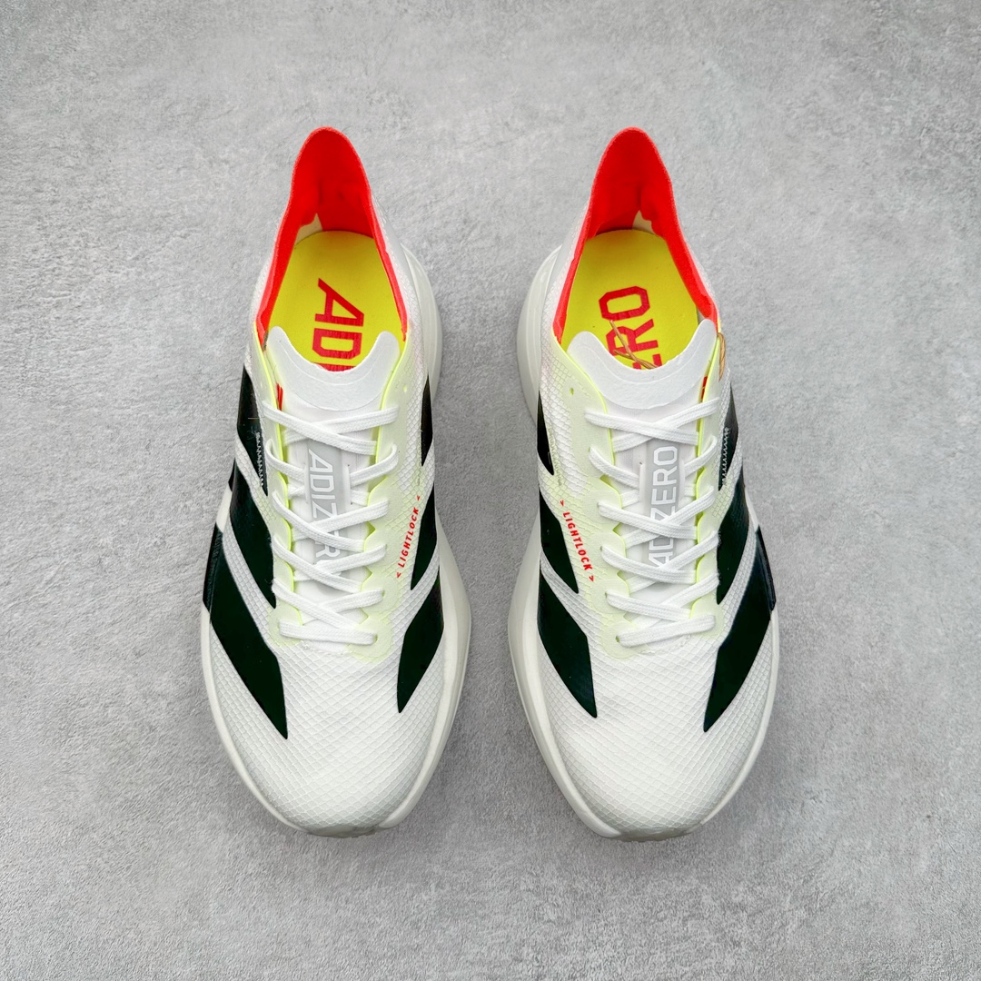 图片[2]-AD Adizero Eva SL M 零度进化版系列低帮轻便透气竞速休闲运动慢跑鞋 JP1094 相信大家对去年 adidas 横空出世的「顶级超跑」adiZero Adios Pro EVO 1 记忆犹新！不仅登顶阿迪史上最轻跑鞋宝座，更在接下来的全球马拉松赛事中，持续书写着惊人成绩，被网友戏称新一代「阿迪神鞋」全网刷屏！极简设计语言与强烈速度感和存在感的鞋侧三线，让人过目不忘，特别种草！其中定位于中长跑训练的 adidas Adizero Evo SL，整体外观造型与 adiZero Adios Pro EVO 1 非常相似。中底配置方面搭载全掌 Lightstrike Pro，鞋面采用透气网面示人，契合日常训练鞋的定位，更加耐用。外底给到了马牌橡胶，及类似上代竞速旗舰 adidas Adizero Adios Pro 3 区域分布。整体看下来无论是外观的鲜明辨识度，还是配置的扎实程度都很顶。尺码：36 36⅔ 37⅓ 38 38⅔ 39⅓ 40 40⅔ 41⅓ 42 42⅔ 43⅓ 44 45-选品中心