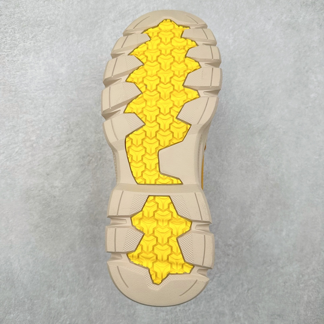 图片[9]-UGG Tasman Weather Hybrid 塔斯曼混合系列中帮轻量休闲马丁靴 UGG 2024秋冬新品（羊羔毛一体内里🔥保暖锁热）秋冬必备 户外中帮休闲马丁靴雪地靴系列 广东大厂品质 24ss秋冬新款 时尚潮流搭配 面料釆用意大利进口磨砂牛皮 全鞋真牛皮材料 大底到五金都是代工厂原材料制作 好货不杀猪 首单质量严格把控 全套官网统一包装 今年冬季防寒户外专用产品 日常随意搭配 型男必备 尺码：39-44（比运动鞋大一码）-选品中心