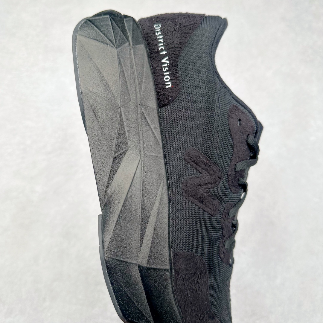 图片[6]-NEW BALANCE Rebel FuelCell Rebel V4 SuperComp Elite 精英版内置碳板 舒适时尚织物减震耐磨低帮马拉松轻量化跑步鞋 NB新百伦于 2019 年夏天首次发布了 Rebel 在制鞋业仍在向强调能量回报的弹力泡沫转变的时候 Rebel 确实是一个叛逆者 快进到 2024 年 Rebel v4 承诺通过重新配制的中底化合物和更高的堆叠高度提供更轻、更有弹性的跑步体验 就像New Balance SC Elite v4一样 Rebel v4 提供了完全重新设计的中底化合物 最新的混合物将 New Balance 专有的 FuelCell 泡沫（TPU 和 EVA 的混合物）与 PEBA 泡沫相结合 带来更弹跳的跑步体验 PEBA是一种超轻 高性能的泡沫 通常出现在镀碳超级鞋中 New Balance Rebel v4、ASICS Novablast 4和Brooks Hyperion Max都是精力充沛的无电镀运动鞋 在速度锻炼和快节奏中大放异彩 这三款鞋都依靠它们的中底泡沫和轻微的摇杆形状来创造一种向前滚动的感觉 而且虽然这些鞋子在堆叠高度和重量方面各不相同 但它们提供了相似的软硬比例 有足够的流行力来加快步伐 尺码：36 37 37.5 38 38.5 39.5 40 40.5 41.5 42 42.5 43 44 45-选品中心