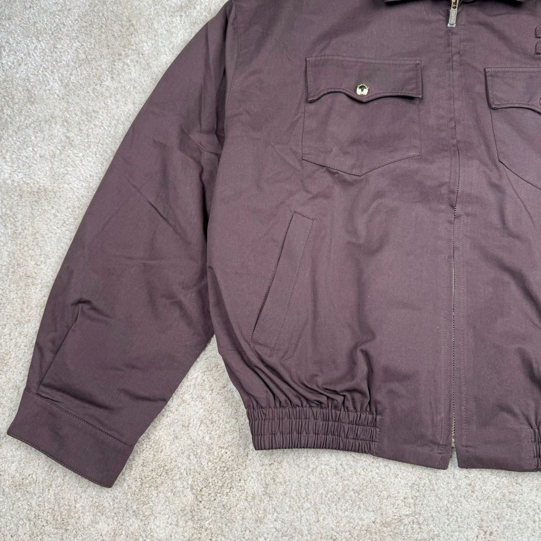 图片[5]-＃GD广顶 MIU MIU 缪缪哈林顿字母Logo刺绣尖领拉链长袖外套夹克 男女同款 棕色 面料定制全精梳棉斜纹帆布，面料非常硬挺挺括，纽扣定制开模1.8大小（市场货用的通货1.6大小的）定制miumiu御用opti拉链，袖口螺纹和下摆螺纹非常紧致，市场货松垮！里布采用日本宾霸里布，成分100%铜氨纤维（这个里布价格可以自行查询比主布还贵！）尺码：36 38 40 42-选品中心