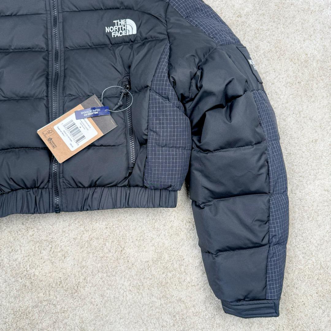 图片[7]-THE NORTH FACE 北面N16款Logo印花拉链高领长袖短款夹克外套女款 短款羽绒服也能做冬季里的小太阳冬天穿着不会灌风 这款羽绒服面料轻 透气透湿，成衣穿着不会有憋闷感，手感滑糯、细腻里料均采用GAO品质面料 手感爽滑且结实耐磨，敲好打理 内里填充物采用纯白90白鸭绒绒朵大，纤维长、羽梗小 品质极佳，弹性足的白鹅绒(纤维长代表膨松度更*好，保暖性也更极佳，过冬无忧） 充绒量达到90%，穿在身上防风锁温 蓬松轻盈可以有效隔绝外部寒冷上身犹如云朵般轻盈 白鸭绒不但具有很好的保暖性和松软性没有压迫感和闷热感 加密胆布，更不易跑绒 尺码：S M L-选品中心