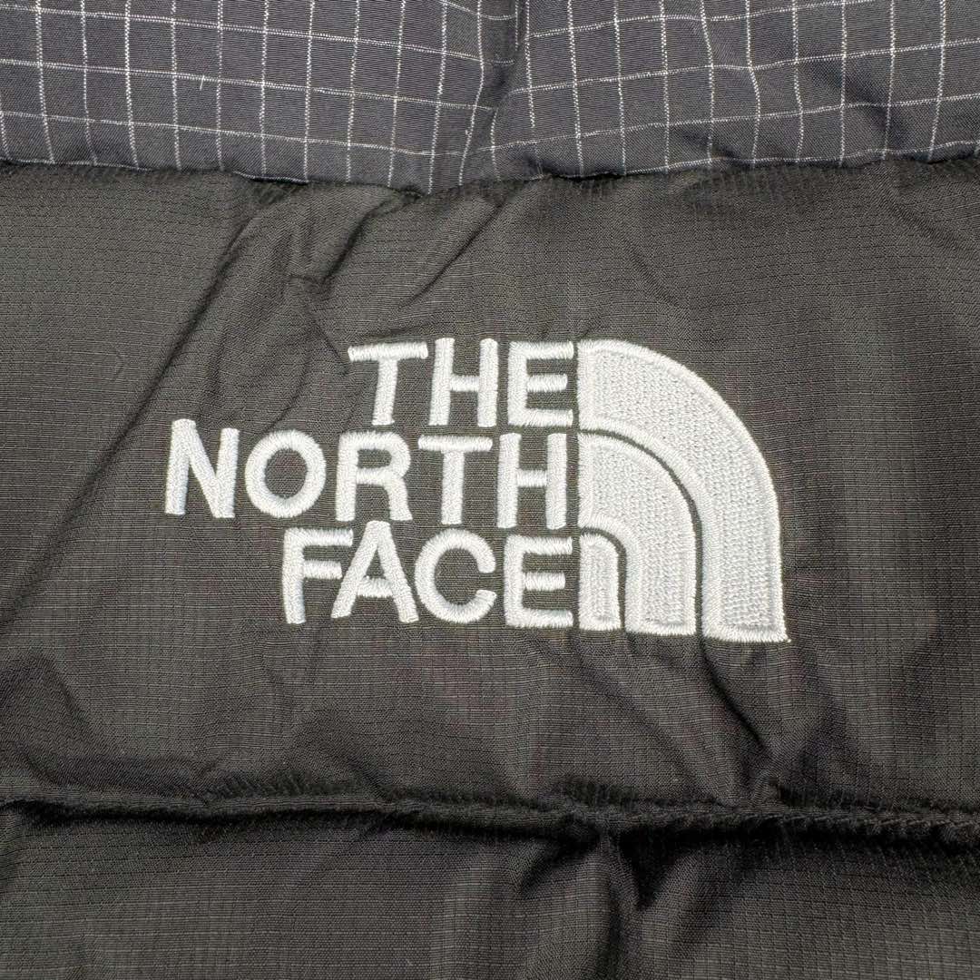 图片[13]-THE NORTH FACE 北面N16款Logo印花拉链高领长袖短款夹克外套女款 短款羽绒服也能做冬季里的小太阳冬天穿着不会灌风 这款羽绒服面料轻 透气透湿，成衣穿着不会有憋闷感，手感滑糯、细腻里料均采用GAO品质面料 手感爽滑且结实耐磨，敲好打理 内里填充物采用纯白90白鸭绒绒朵大，纤维长、羽梗小 品质极佳，弹性足的白鹅绒(纤维长代表膨松度更*好，保暖性也更极佳，过冬无忧） 充绒量达到90%，穿在身上防风锁温 蓬松轻盈可以有效隔绝外部寒冷上身犹如云朵般轻盈 白鸭绒不但具有很好的保暖性和松软性没有压迫感和闷热感 加密胆布，更不易跑绒 尺码：S M L-选品中心