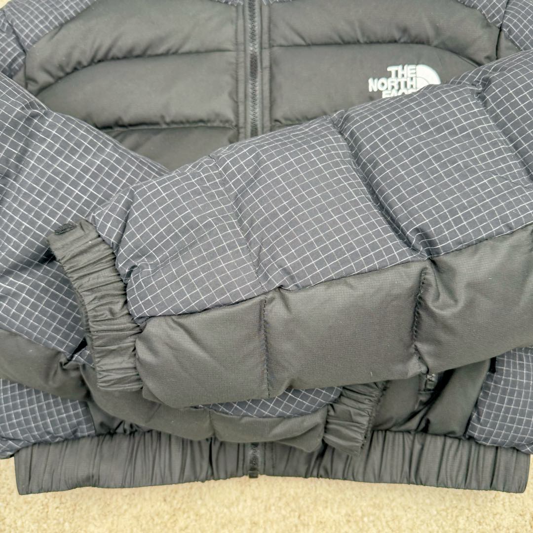 图片[10]-THE NORTH FACE 北面N16款Logo印花拉链高领长袖短款夹克外套女款 短款羽绒服也能做冬季里的小太阳冬天穿着不会灌风 这款羽绒服面料轻 透气透湿，成衣穿着不会有憋闷感，手感滑糯、细腻里料均采用GAO品质面料 手感爽滑且结实耐磨，敲好打理 内里填充物采用纯白90白鸭绒绒朵大，纤维长、羽梗小 品质极佳，弹性足的白鹅绒(纤维长代表膨松度更*好，保暖性也更极佳，过冬无忧） 充绒量达到90%，穿在身上防风锁温 蓬松轻盈可以有效隔绝外部寒冷上身犹如云朵般轻盈 白鸭绒不但具有很好的保暖性和松软性没有压迫感和闷热感 加密胆布，更不易跑绒 尺码：S M L-选品中心