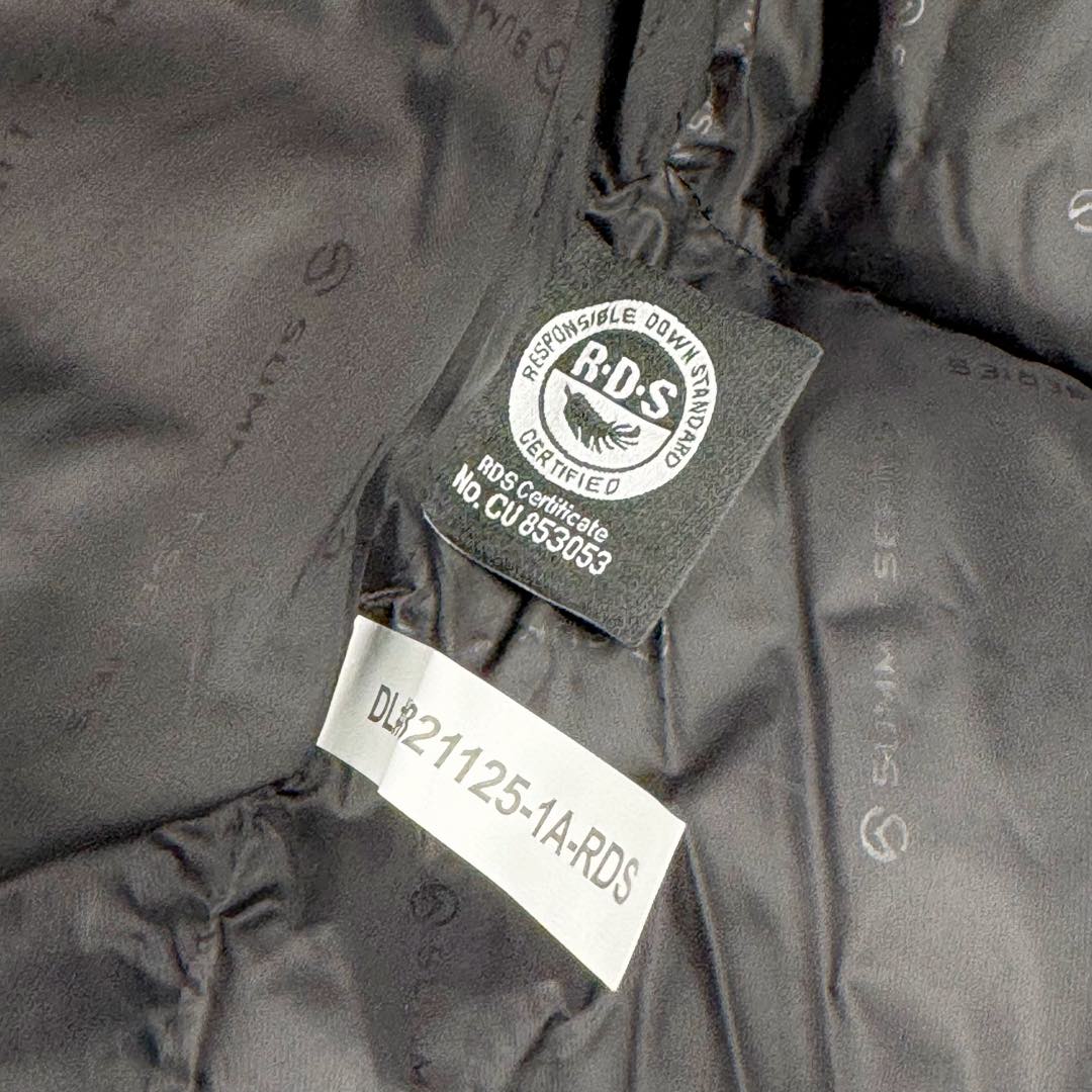 图片[14]-THE NORTH FACE 北面拼色拉链连帽长袖夹克外套羽绒服 The North Face于1966年成立，一直致力于为户外运动员的每一次严酷探索提供专业装备。作为全球户外运动领导品牌，The NorthFace以经过专业运动员测试、适应各类户外需求的产品助力探索者不断超越自我，激发人类潜能。The North Face象征着众多山脉中更冷、更值得挑战的北坡。品牌标志则来自Half Dome，一座位于美国加州Yosemite NationalPark（优胜美地国家公园）里的山峰，中文名字取为「北面」，象征着不畏惧的户外探索精神。1997年，The North Face采用全新的宣传标语「Never Stop Exploring探索永不停止」，体现品牌的探索精神，成为品牌的座右铭。尺码：S M L XL 2XL-选品中心