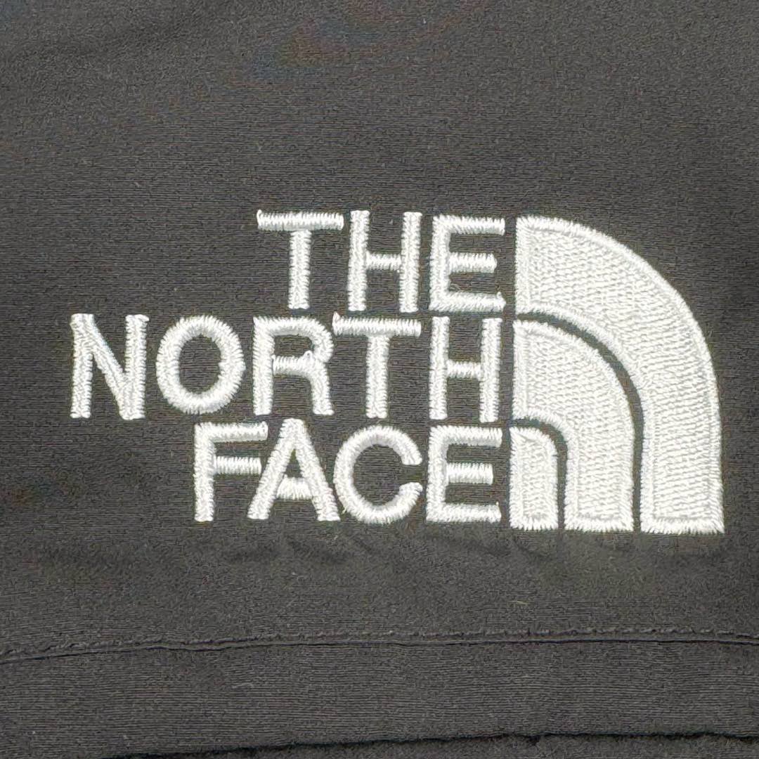 图片[10]-北面THE NORTH FACE POLAR FW22 纯色Logo徽标多口袋抽绳厚款连帽工装羽绒服冬季 男女同款 申敏儿同款 设计理念： 这款是THE NORTH FACE 巅峰之作，高端于任何一款北面羽绒服，也是户外的登山系列，爆炸厚实，一般是在户外极寒天气穿着，基本上可以抵御零下几十度的严寒了，工艺十分复杂，并非单纯一件羽绒服那么简单，保暖程度不输大鹅，今年冬天一定需要这样一件厚实的过冬。 面料+特点： ✅ 内里填充90%正品一致的进口专用鹅绒，轻便，100%市面最高品质。 ✅ 采用经联盟RDS认证的高品质鹅绒填充，轻便不厚重且压缩后的蓬松度恢复性好。（ R·D·S不含任何不必要的动物伤害生产工序，从550蓬到950蓬不等，压缩性和温度重量也是衡量高品质，高填充度鹅线要指标） ✅单件成品1公斤以上，但是没有任何负重感，超级轻便，鹅绒广泛用于滑雪服，防寒服。 ✅原厂高密度户外防水材质，防风耐磨，防撕裂面料。 ✅ 里布380T最高标准，绝不跑绒，透气性极佳 ✅ 原版辅料五金全部原厂定做，100%还原复刻品质！ ✅多功能口袋，方便使用 ✅内里两侧印有保养清洗说明和衣服解释 ✅胸前贴饰有橡胶徽标logo ✅领口部分有防寒绒布，紧贴头颈，舒适又保暖 ✅ 原版辅料五金全部原厂定做，100%还原复刻品质，背部有内置网口袋 ✅ YKK吉田ISO9000品质顶级ZP拉链 工艺： 宽松版型，上身休闲舒适，为冬季户外提供保暖呵护，保暖性出色，穿着轻便不厚重。防潮,不易变形 ，容易清洁打理等特点，工艺成本极高 ​-选品中心