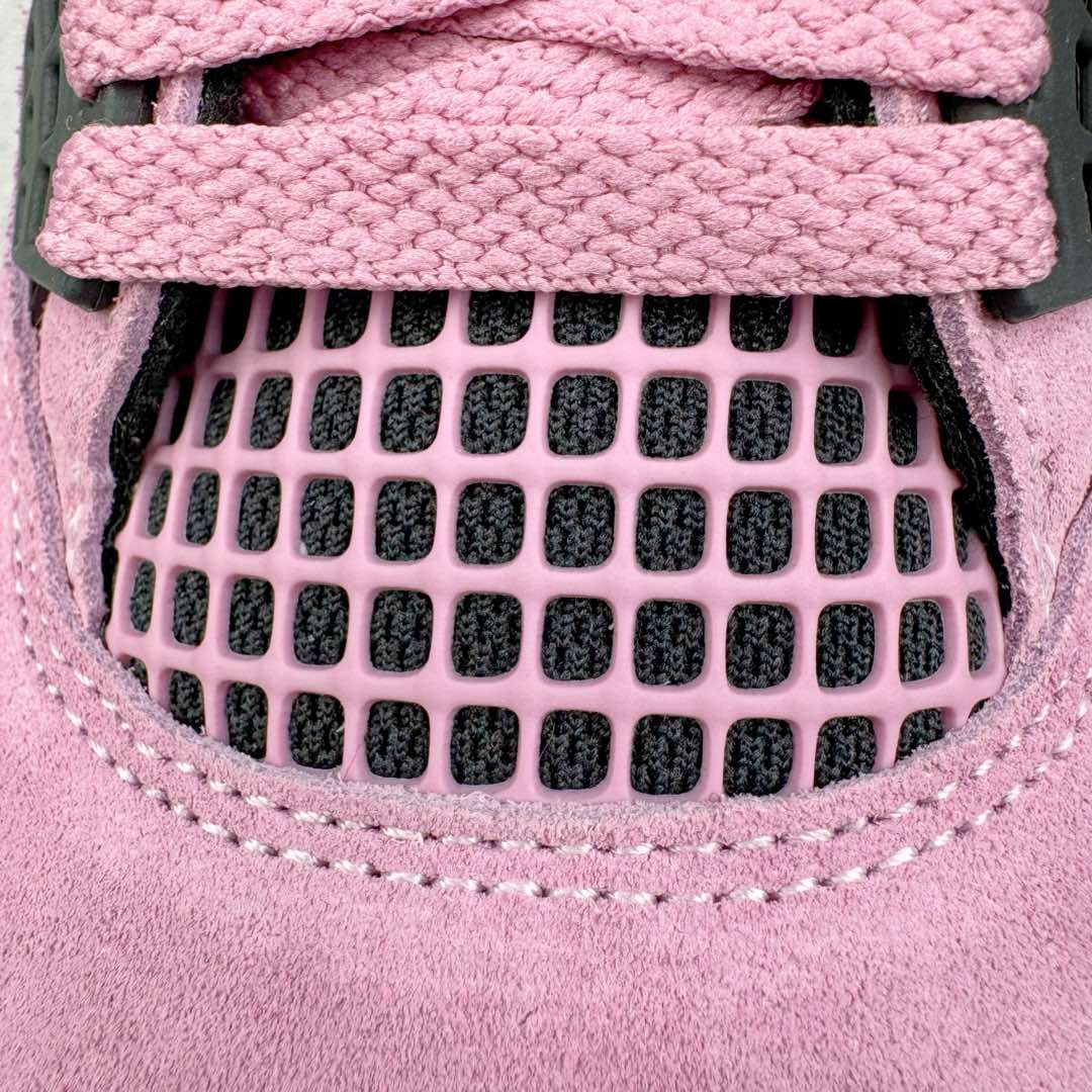 图片[16]-＃KZ神版 Air Jordan AJ4 WMNS \\\”Orchid\\\”猛男粉 AQ9129-501 独家外贸特供尺码含 45.5 49.5 50.5 国内外口碑最好最推荐的产品 市场中端王者 亲自操刀耗时半年巨作 全套原纸板楦头开发 确保原汁原味 完美呈现四代版型 一比一鞋头弧度高度鞋身弧度 此版本只针对中端市场 皮料材质有所更替 其他数据细节工艺流程均保持一致 绝不口嗨 细节品控鞋型随意秒杀市面3XX 4XX 原厂TPU网格鞋带扣 正确内里网布 菱角分明不变形无多余毛边 柔软性质感一致于原鞋 市场唯一原厂鞋扣模具 背面可见隐藏注塑口 原厂织唛标 原厂飞人电绣工艺 尾指中部跳三针 独家绑鞋带手法 印刷中底布 四线拉帮 米色美纹纸贴合固定 进口港宝加持 后跟自然饱满 全鞋荧光划线卡点 追求极致完美 每一双都是工艺品 多重QC质检 超越公司货的品控标准 实实在在的免检产品 尺码：36 36.5 37.5 38 38.5 39 40 40.5 41 42 42.5 43 44 44.5 45 45.5 46 47.5 48.5 49.5 50.5-选品中心