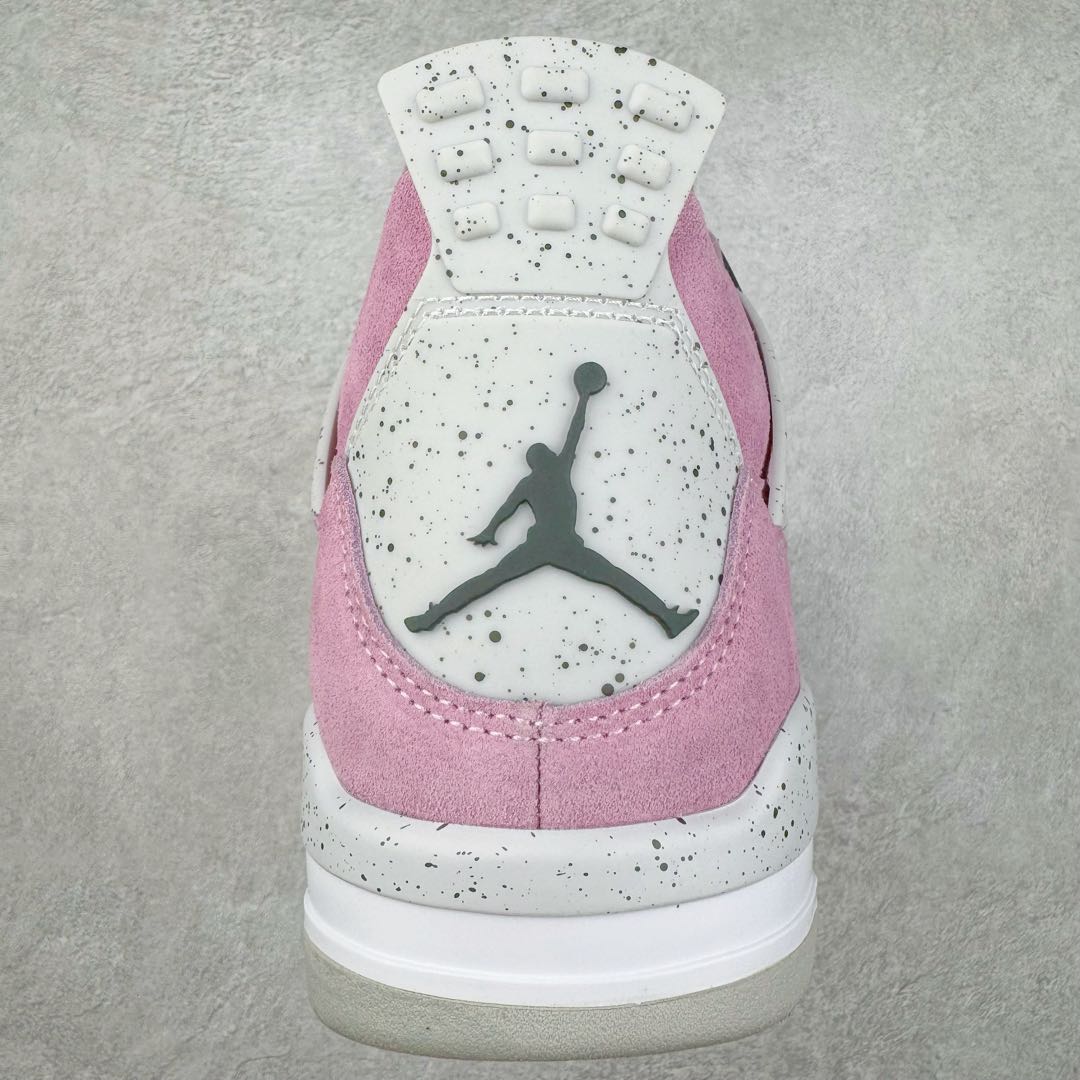 图片[8]-＃KZ神版 Air Jordan AJ4 WMNS \\\”Orchid\\\”猛男粉 AQ9129-501 独家外贸特供尺码含 45.5 49.5 50.5 国内外口碑最好最推荐的产品 市场中端王者 亲自操刀耗时半年巨作 全套原纸板楦头开发 确保原汁原味 完美呈现四代版型 一比一鞋头弧度高度鞋身弧度 此版本只针对中端市场 皮料材质有所更替 其他数据细节工艺流程均保持一致 绝不口嗨 细节品控鞋型随意秒杀市面3XX 4XX 原厂TPU网格鞋带扣 正确内里网布 菱角分明不变形无多余毛边 柔软性质感一致于原鞋 市场唯一原厂鞋扣模具 背面可见隐藏注塑口 原厂织唛标 原厂飞人电绣工艺 尾指中部跳三针 独家绑鞋带手法 印刷中底布 四线拉帮 米色美纹纸贴合固定 进口港宝加持 后跟自然饱满 全鞋荧光划线卡点 追求极致完美 每一双都是工艺品 多重QC质检 超越公司货的品控标准 实实在在的免检产品 尺码：36 36.5 37.5 38 38.5 39 40 40.5 41 42 42.5 43 44 44.5 45 45.5 46 47.5 48.5 49.5 50.5-选品中心