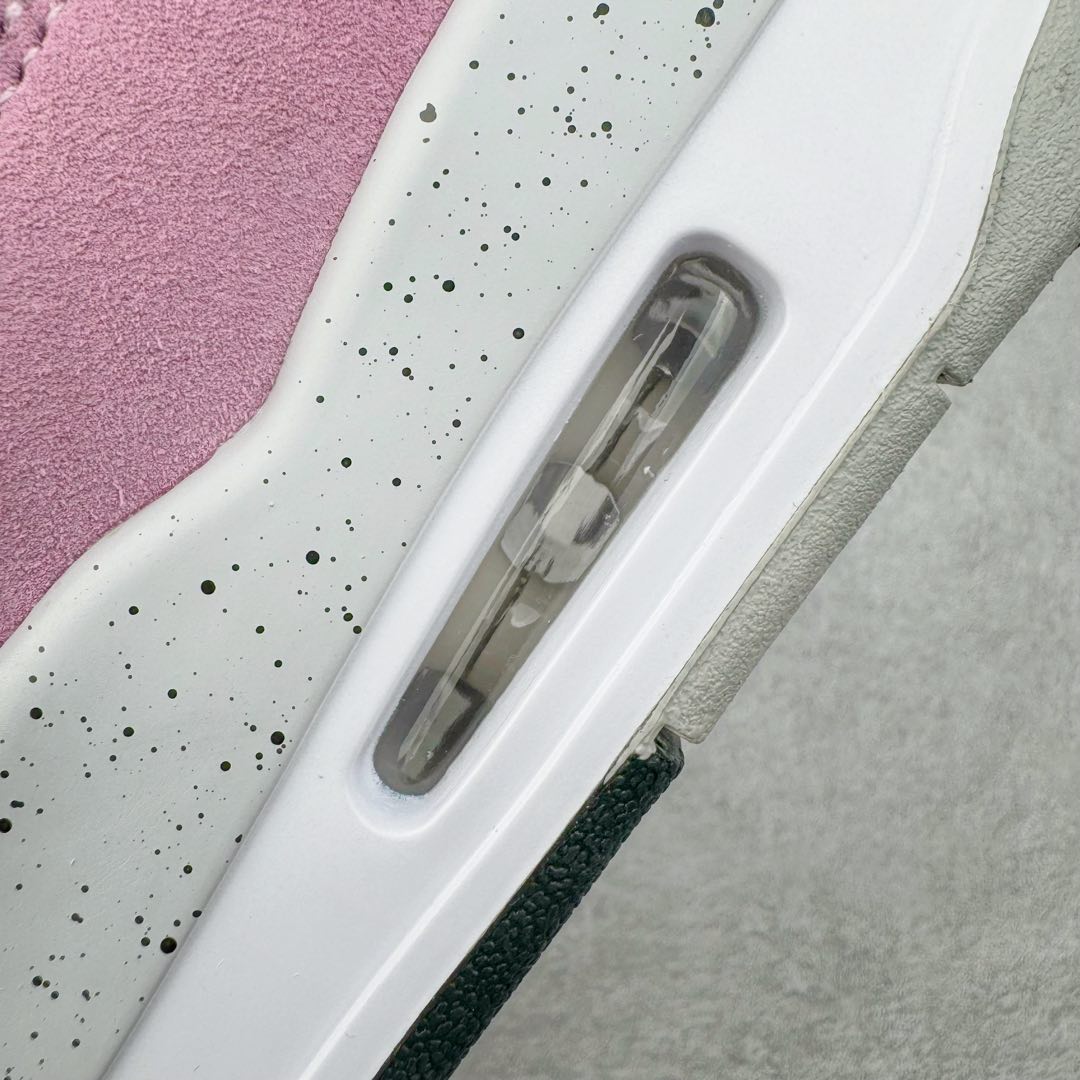 图片[15]-＃KZ神版 Air Jordan AJ4 WMNS \\\”Orchid\\\”猛男粉 AQ9129-501 独家外贸特供尺码含 45.5 49.5 50.5 国内外口碑最好最推荐的产品 市场中端王者 亲自操刀耗时半年巨作 全套原纸板楦头开发 确保原汁原味 完美呈现四代版型 一比一鞋头弧度高度鞋身弧度 此版本只针对中端市场 皮料材质有所更替 其他数据细节工艺流程均保持一致 绝不口嗨 细节品控鞋型随意秒杀市面3XX 4XX 原厂TPU网格鞋带扣 正确内里网布 菱角分明不变形无多余毛边 柔软性质感一致于原鞋 市场唯一原厂鞋扣模具 背面可见隐藏注塑口 原厂织唛标 原厂飞人电绣工艺 尾指中部跳三针 独家绑鞋带手法 印刷中底布 四线拉帮 米色美纹纸贴合固定 进口港宝加持 后跟自然饱满 全鞋荧光划线卡点 追求极致完美 每一双都是工艺品 多重QC质检 超越公司货的品控标准 实实在在的免检产品 尺码：36 36.5 37.5 38 38.5 39 40 40.5 41 42 42.5 43 44 44.5 45 45.5 46 47.5 48.5 49.5 50.5-选品中心