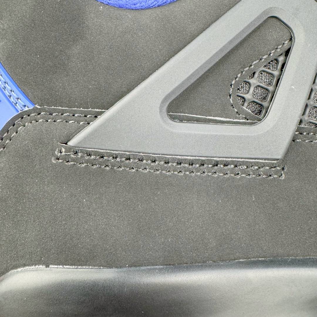 图片[17]-＃KZ神版 Air Jordan AJ4 Rare Air Laser 黑蓝红 FV5029-003 独家外贸特供尺码含 45.5 49.5 50.5 国内外口碑最好最推荐的产品 市场中端王者 亲自操刀耗时半年巨作 全套原纸板楦头开发 确保原汁原味 完美呈现四代版型 一比一鞋头弧度高度鞋身弧度 此版本只针对中端市场 皮料材质有所更替 其他数据细节工艺流程均保持一致 绝不口嗨 细节品控鞋型随意秒杀市面3XX 4XX 原厂TPU网格鞋带扣 正确内里网布 菱角分明不变形无多余毛边 柔软性质感一致于原鞋 市场唯一原厂鞋扣模具 背面可见隐藏注塑口 原厂织唛标 原厂飞人电绣工艺 尾指中部跳三针 独家绑鞋带手法 印刷中底布 四线拉帮 米色美纹纸贴合固定 进口港宝加持 后跟自然饱满 全鞋荧光划线卡点 追求极致完美 每一双都是工艺品 多重QC质检 超越公司货的品控标准 实实在在的免检产品 尺码：40 40.5 41 42 42.5 43 44 44.5 45 45.5 46 47.5 48.5 49.5 50.5-选品中心