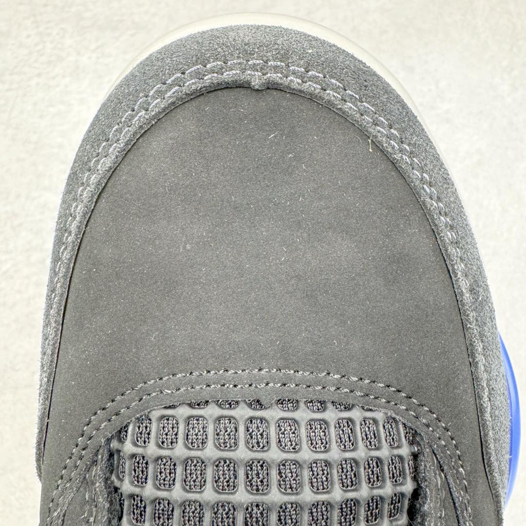 图片[20]-＃KZ神版 Air Jordan AJ4 Rare Air Laser 黑蓝红 FV5029-003 独家外贸特供尺码含 45.5 49.5 50.5 国内外口碑最好最推荐的产品 市场中端王者 亲自操刀耗时半年巨作 全套原纸板楦头开发 确保原汁原味 完美呈现四代版型 一比一鞋头弧度高度鞋身弧度 此版本只针对中端市场 皮料材质有所更替 其他数据细节工艺流程均保持一致 绝不口嗨 细节品控鞋型随意秒杀市面3XX 4XX 原厂TPU网格鞋带扣 正确内里网布 菱角分明不变形无多余毛边 柔软性质感一致于原鞋 市场唯一原厂鞋扣模具 背面可见隐藏注塑口 原厂织唛标 原厂飞人电绣工艺 尾指中部跳三针 独家绑鞋带手法 印刷中底布 四线拉帮 米色美纹纸贴合固定 进口港宝加持 后跟自然饱满 全鞋荧光划线卡点 追求极致完美 每一双都是工艺品 多重QC质检 超越公司货的品控标准 实实在在的免检产品 尺码：40 40.5 41 42 42.5 43 44 44.5 45 45.5 46 47.5 48.5 49.5 50.5-选品中心