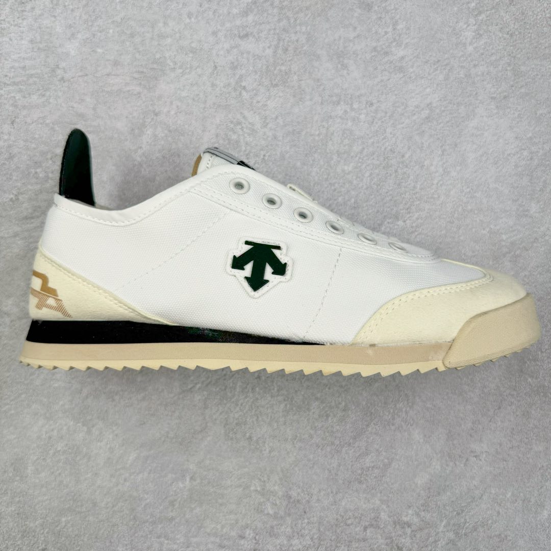 #绿X/GX 福利特价 DESCENTE CHRON 迪桑特复古运动一脚蹬帆布鞋透气休闲鞋 轻松方便的一脚蹬设计 搭配轻质弹性鞋底 脚感舒适 简洁的帆布鞋面设计适用于多场景穿搭 尺码:36 36.5 37.5 38 38.5 39 40 40.5 41 42 42.5 43 44 44.5 45-选品中心