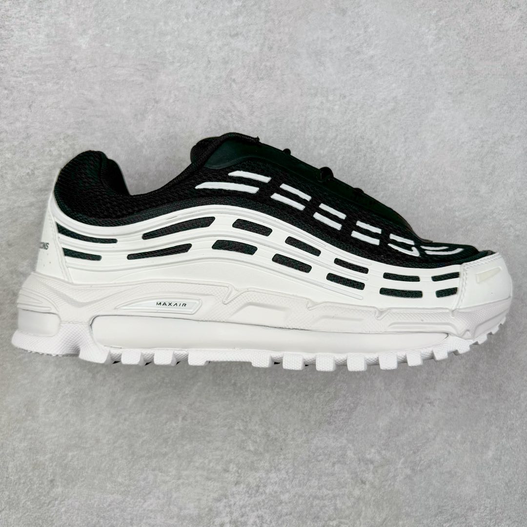 ＃纯原 Comme des Garçons Homme Plus x NK Air Max TL 2.5 Pack 联名减震气垫跑步鞋 HJ6539-101 在 2024 年巴黎时装周上，CDG Homme Plus 与 Nike 合作鞋款迎来曝光，共有三种颜色，将 CDG Homme Plus 的前卫时尚与 Nike 标志性的 Air Max 设计融合。三种配色方案包括黑 / 白、三重黑和三重白。每款配色均采用透气网眼布和皮革材料，确保了穿着的轻盈与耐用。前掌和后跟上的迷你 Swoosh 标志，彰显了 Nike 品牌的经典元素。后跟和鞋垫上有 CDG 品牌标识，进一步强调了此次的合作身份。所有鞋款均采用与鞋身同色的橡胶外底设计，搭配全掌 Air Max 气垫，提供卓越的缓震性能和舒适体验。尺码：36 36.5 37.5 38 38.5 39 40 40.5 41 42 42.5 43 44 44.5 45-选品中心