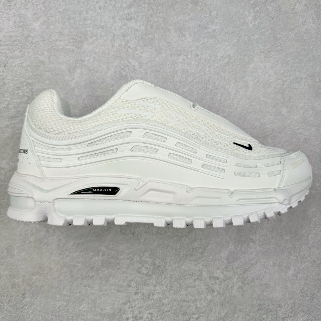 ＃纯原 Comme des Garçons Homme Plus x NK Air Max TL 2.5 Pack 联名减震气垫跑步鞋 HJ6539-100 在 2024 年巴黎时装周上，CDG Homme Plus 与 Nike 合作鞋款迎来曝光，共有三种颜色，将 CDG Homme Plus 的前卫时尚与 Nike 标志性的 Air Max 设计融合。三种配色方案包括黑 / 白、三重黑和三重白。每款配色均采用透气网眼布和皮革材料，确保了穿着的轻盈与耐用。前掌和后跟上的迷你 Swoosh 标志，彰显了 Nike 品牌的经典元素。后跟和鞋垫上有 CDG 品牌标识，进一步强调了此次的合作身份。所有鞋款均采用与鞋身同色的橡胶外底设计，搭配全掌 Air Max 气垫，提供卓越的缓震性能和舒适体验。尺码：36 36.5 37.5 38 38.5 39 40 40.5 41 42 42.5 43 44 44.5 45-选品中心