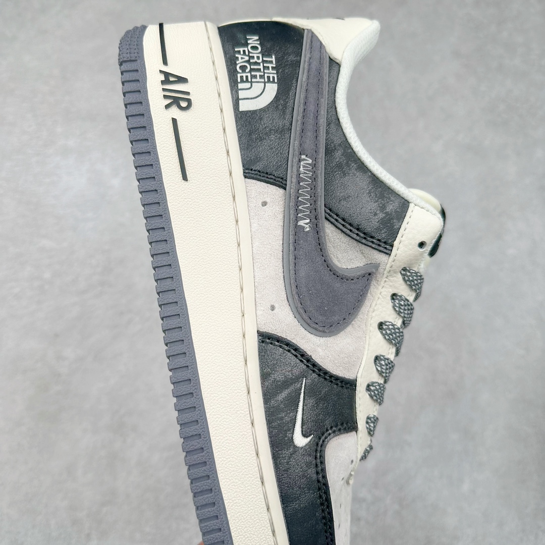 图片[6]-NK Air Force 1´07 Low 空军一号低帮百搭休闲运动板鞋 KK1333-012 柔软、弹性十足的缓震性能和出色的中底设计 横跨复古与现代的外型结合 造就出风靡全球 三十多年的Force 1 直到今天还深受青睐 尺码：36 36.5 37.5 38 38.5 39 40 40.5 41 42 42.5 43 44 44.5 45-选品中心