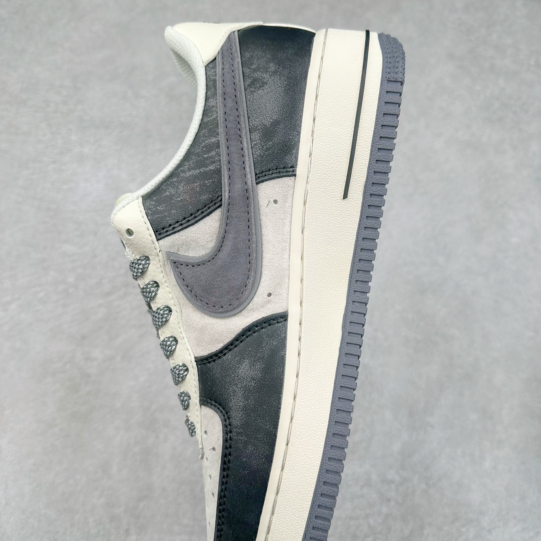 图片[7]-NK Air Force 1´07 Low 空军一号低帮百搭休闲运动板鞋 KK1333-012 柔软、弹性十足的缓震性能和出色的中底设计 横跨复古与现代的外型结合 造就出风靡全球 三十多年的Force 1 直到今天还深受青睐 尺码：36 36.5 37.5 38 38.5 39 40 40.5 41 42 42.5 43 44 44.5 45-选品中心