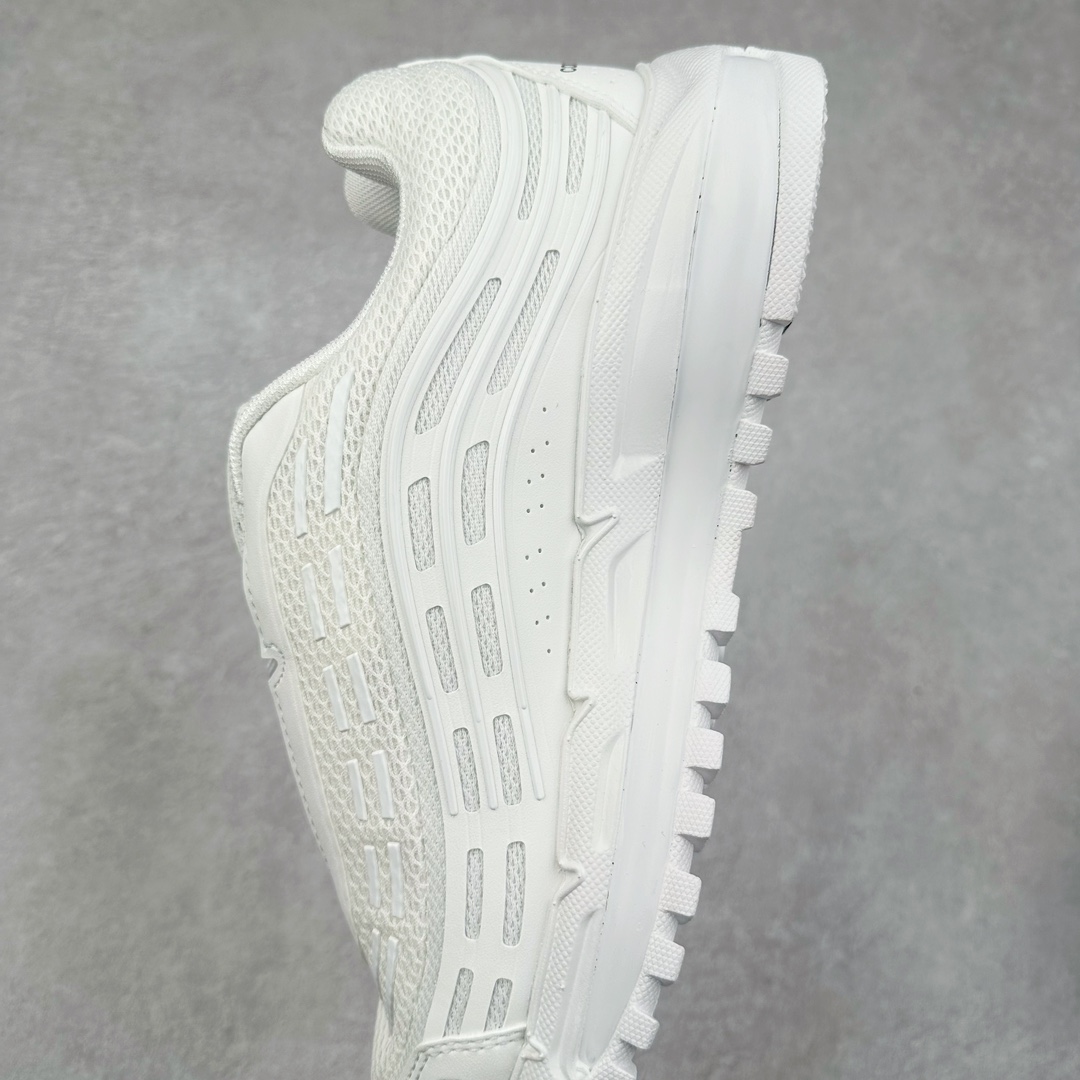 图片[7]-＃纯原 Comme des Garçons Homme Plus x NK Air Max TL 2.5 Pack 联名减震气垫跑步鞋 HJ6539-100 在 2024 年巴黎时装周上，CDG Homme Plus 与 Nike 合作鞋款迎来曝光，共有三种颜色，将 CDG Homme Plus 的前卫时尚与 Nike 标志性的 Air Max 设计融合。三种配色方案包括黑 / 白、三重黑和三重白。每款配色均采用透气网眼布和皮革材料，确保了穿着的轻盈与耐用。前掌和后跟上的迷你 Swoosh 标志，彰显了 Nike 品牌的经典元素。后跟和鞋垫上有 CDG 品牌标识，进一步强调了此次的合作身份。所有鞋款均采用与鞋身同色的橡胶外底设计，搭配全掌 Air Max 气垫，提供卓越的缓震性能和舒适体验。尺码：36 36.5 37.5 38 38.5 39 40 40.5 41 42 42.5 43 44 44.5 45-选品中心