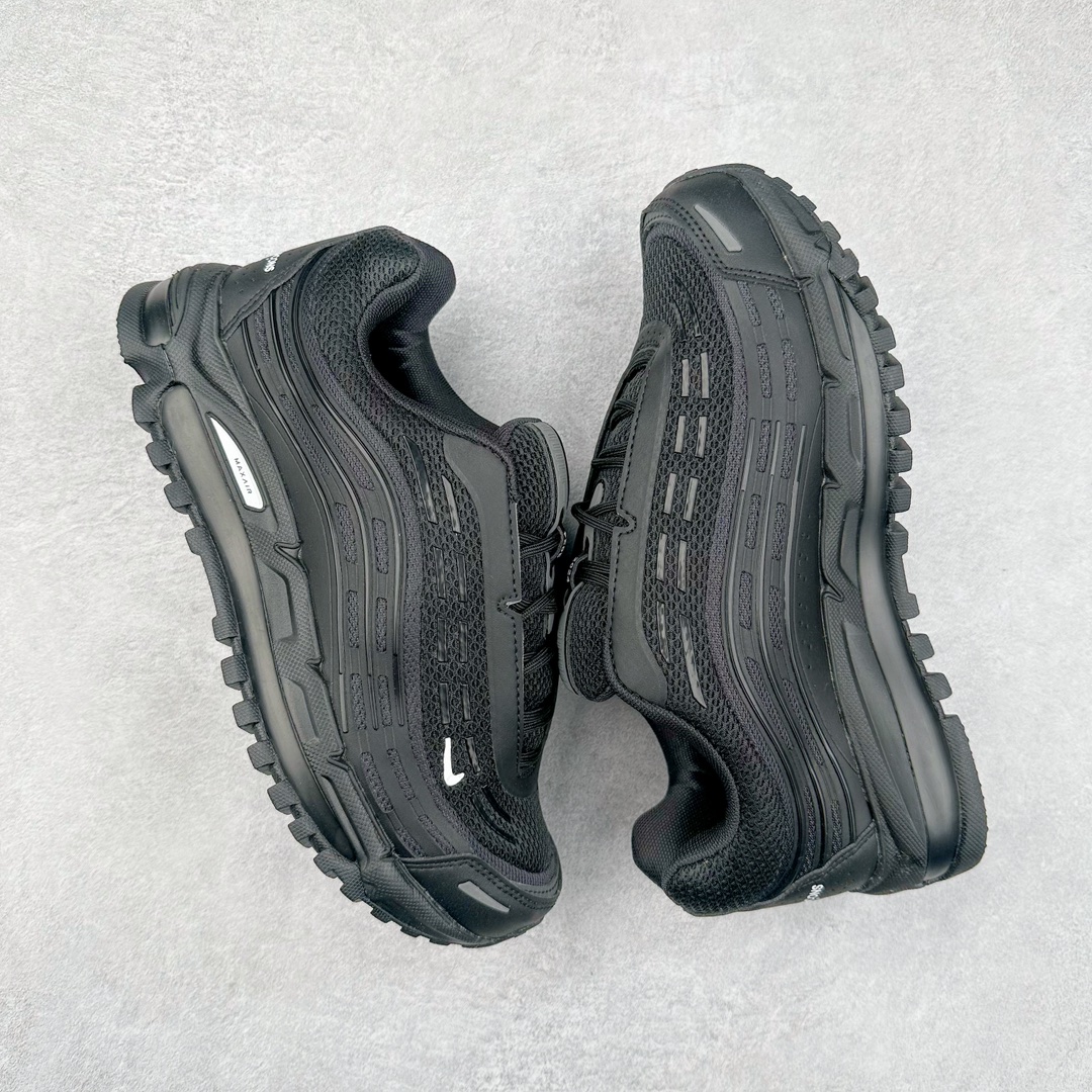 图片[3]-＃纯原 Comme des Garçons Homme Plus x NK Air Max TL 2.5 Pack 联名减震气垫跑步鞋 HJ6539-001 在 2024 年巴黎时装周上，CDG Homme Plus 与 Nike 合作鞋款迎来曝光，共有三种颜色，将 CDG Homme Plus 的前卫时尚与 Nike 标志性的 Air Max 设计融合。三种配色方案包括黑 / 白、三重黑和三重白。每款配色均采用透气网眼布和皮革材料，确保了穿着的轻盈与耐用。前掌和后跟上的迷你 Swoosh 标志，彰显了 Nike 品牌的经典元素。后跟和鞋垫上有 CDG 品牌标识，进一步强调了此次的合作身份。所有鞋款均采用与鞋身同色的橡胶外底设计，搭配全掌 Air Max 气垫，提供卓越的缓震性能和舒适体验。尺码：36 36.5 37.5 38 38.5 39 40 40.5 41 42 42.5 43 44 44.5 45-选品中心