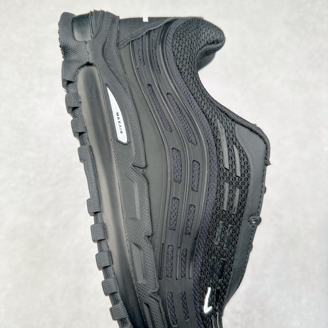 图片[6]-＃纯原 Comme des Garçons Homme Plus x NK Air Max TL 2.5 Pack 联名减震气垫跑步鞋 HJ6539-001 在 2024 年巴黎时装周上，CDG Homme Plus 与 Nike 合作鞋款迎来曝光，共有三种颜色，将 CDG Homme Plus 的前卫时尚与 Nike 标志性的 Air Max 设计融合。三种配色方案包括黑 / 白、三重黑和三重白。每款配色均采用透气网眼布和皮革材料，确保了穿着的轻盈与耐用。前掌和后跟上的迷你 Swoosh 标志，彰显了 Nike 品牌的经典元素。后跟和鞋垫上有 CDG 品牌标识，进一步强调了此次的合作身份。所有鞋款均采用与鞋身同色的橡胶外底设计，搭配全掌 Air Max 气垫，提供卓越的缓震性能和舒适体验。尺码：36 36.5 37.5 38 38.5 39 40 40.5 41 42 42.5 43 44 44.5 45-选品中心