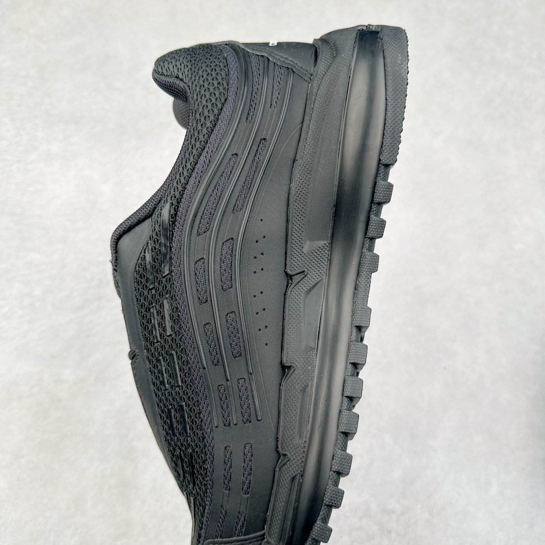 图片[7]-＃纯原 Comme des Garçons Homme Plus x NK Air Max TL 2.5 Pack 联名减震气垫跑步鞋 HJ6539-001 在 2024 年巴黎时装周上，CDG Homme Plus 与 Nike 合作鞋款迎来曝光，共有三种颜色，将 CDG Homme Plus 的前卫时尚与 Nike 标志性的 Air Max 设计融合。三种配色方案包括黑 / 白、三重黑和三重白。每款配色均采用透气网眼布和皮革材料，确保了穿着的轻盈与耐用。前掌和后跟上的迷你 Swoosh 标志，彰显了 Nike 品牌的经典元素。后跟和鞋垫上有 CDG 品牌标识，进一步强调了此次的合作身份。所有鞋款均采用与鞋身同色的橡胶外底设计，搭配全掌 Air Max 气垫，提供卓越的缓震性能和舒适体验。尺码：36 36.5 37.5 38 38.5 39 40 40.5 41 42 42.5 43 44 44.5 45-选品中心