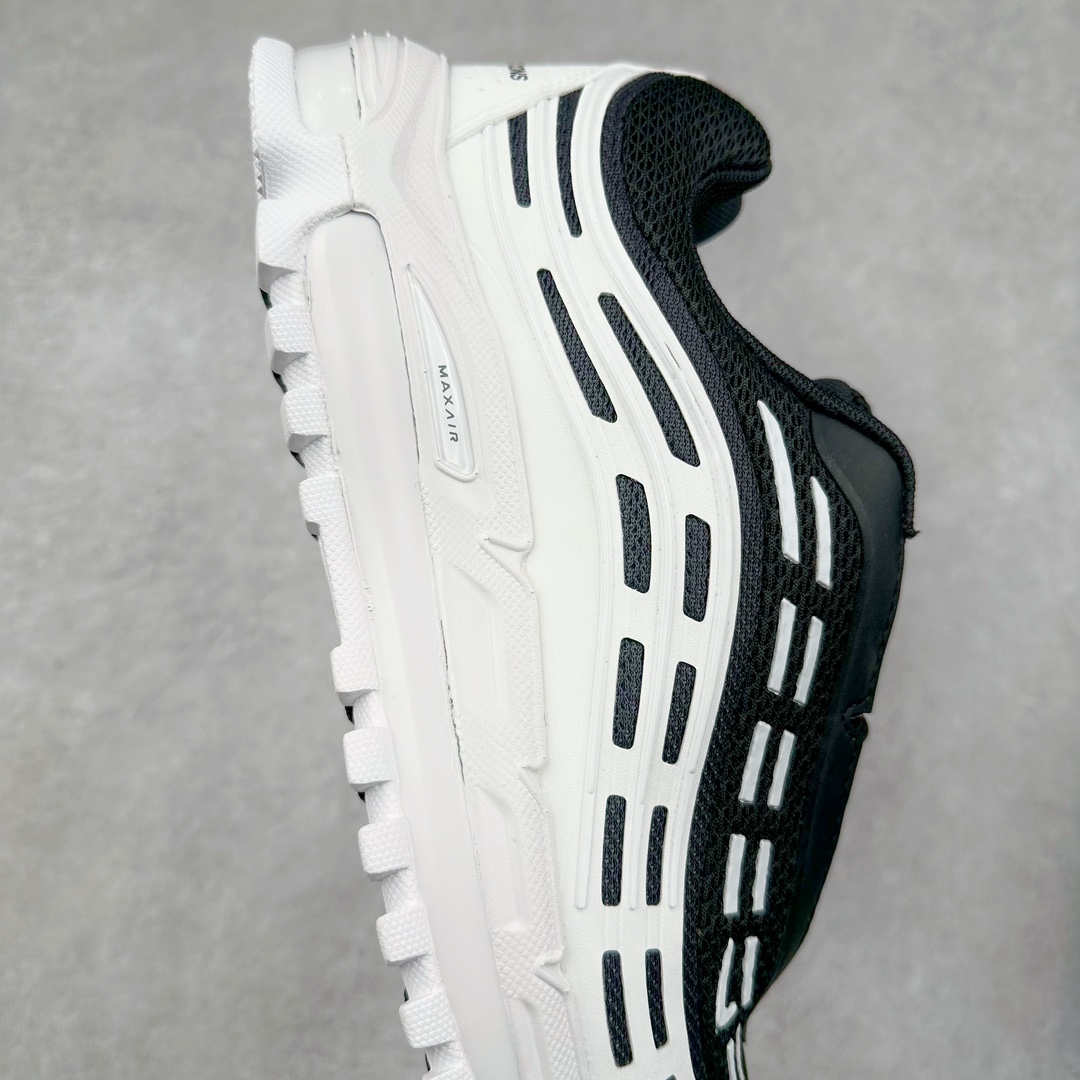 图片[6]-＃纯原 Comme des Garçons Homme Plus x NK Air Max TL 2.5 Pack 联名减震气垫跑步鞋 HJ6539-101 在 2024 年巴黎时装周上，CDG Homme Plus 与 Nike 合作鞋款迎来曝光，共有三种颜色，将 CDG Homme Plus 的前卫时尚与 Nike 标志性的 Air Max 设计融合。三种配色方案包括黑 / 白、三重黑和三重白。每款配色均采用透气网眼布和皮革材料，确保了穿着的轻盈与耐用。前掌和后跟上的迷你 Swoosh 标志，彰显了 Nike 品牌的经典元素。后跟和鞋垫上有 CDG 品牌标识，进一步强调了此次的合作身份。所有鞋款均采用与鞋身同色的橡胶外底设计，搭配全掌 Air Max 气垫，提供卓越的缓震性能和舒适体验。尺码：36 36.5 37.5 38 38.5 39 40 40.5 41 42 42.5 43 44 44.5 45-选品中心