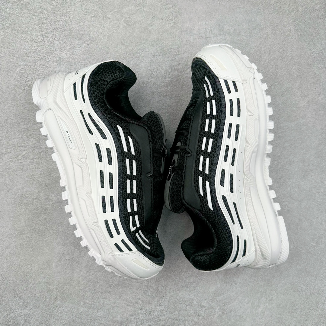 图片[3]-＃纯原 Comme des Garçons Homme Plus x NK Air Max TL 2.5 Pack 联名减震气垫跑步鞋 HJ6539-101 在 2024 年巴黎时装周上，CDG Homme Plus 与 Nike 合作鞋款迎来曝光，共有三种颜色，将 CDG Homme Plus 的前卫时尚与 Nike 标志性的 Air Max 设计融合。三种配色方案包括黑 / 白、三重黑和三重白。每款配色均采用透气网眼布和皮革材料，确保了穿着的轻盈与耐用。前掌和后跟上的迷你 Swoosh 标志，彰显了 Nike 品牌的经典元素。后跟和鞋垫上有 CDG 品牌标识，进一步强调了此次的合作身份。所有鞋款均采用与鞋身同色的橡胶外底设计，搭配全掌 Air Max 气垫，提供卓越的缓震性能和舒适体验。尺码：36 36.5 37.5 38 38.5 39 40 40.5 41 42 42.5 43 44 44.5 45-选品中心