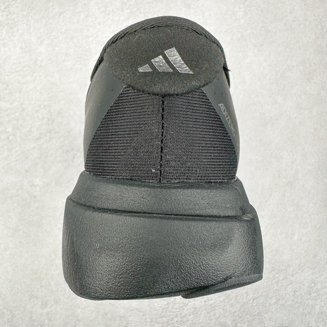 图片[8]-AD Adizero Eva SL M 零度进化版系列低帮轻便透气竞速休闲运动慢跑鞋 JP7147 相信大家对去年 adidas 横空出世的「顶级超跑」adiZero Adios Pro EVO 1 记忆犹新！不仅登顶阿迪史上最轻跑鞋宝座，更在接下来的全球马拉松赛事中，持续书写着惊人成绩，被网友戏称新一代「阿迪神鞋」全网刷屏！极简设计语言与强烈速度感和存在感的鞋侧三线，让人过目不忘，特别种草！其中定位于中长跑训练的 adidas Adizero Evo SL，整体外观造型与 adiZero Adios Pro EVO 1 非常相似。中底配置方面搭载全掌 Lightstrike Pro，鞋面采用透气网面示人，契合日常训练鞋的定位，更加耐用。外底给到了马牌橡胶，及类似上代竞速旗舰 adidas Adizero Adios Pro 3 区域分布。整体看下来无论是外观的鲜明辨识度，还是配置的扎实程度都很顶。尺码：36 36⅔ 37⅓ 38 38⅔ 39⅓ 40 40⅔ 41⅓ 42 42⅔ 43⅓ 44 45-选品中心