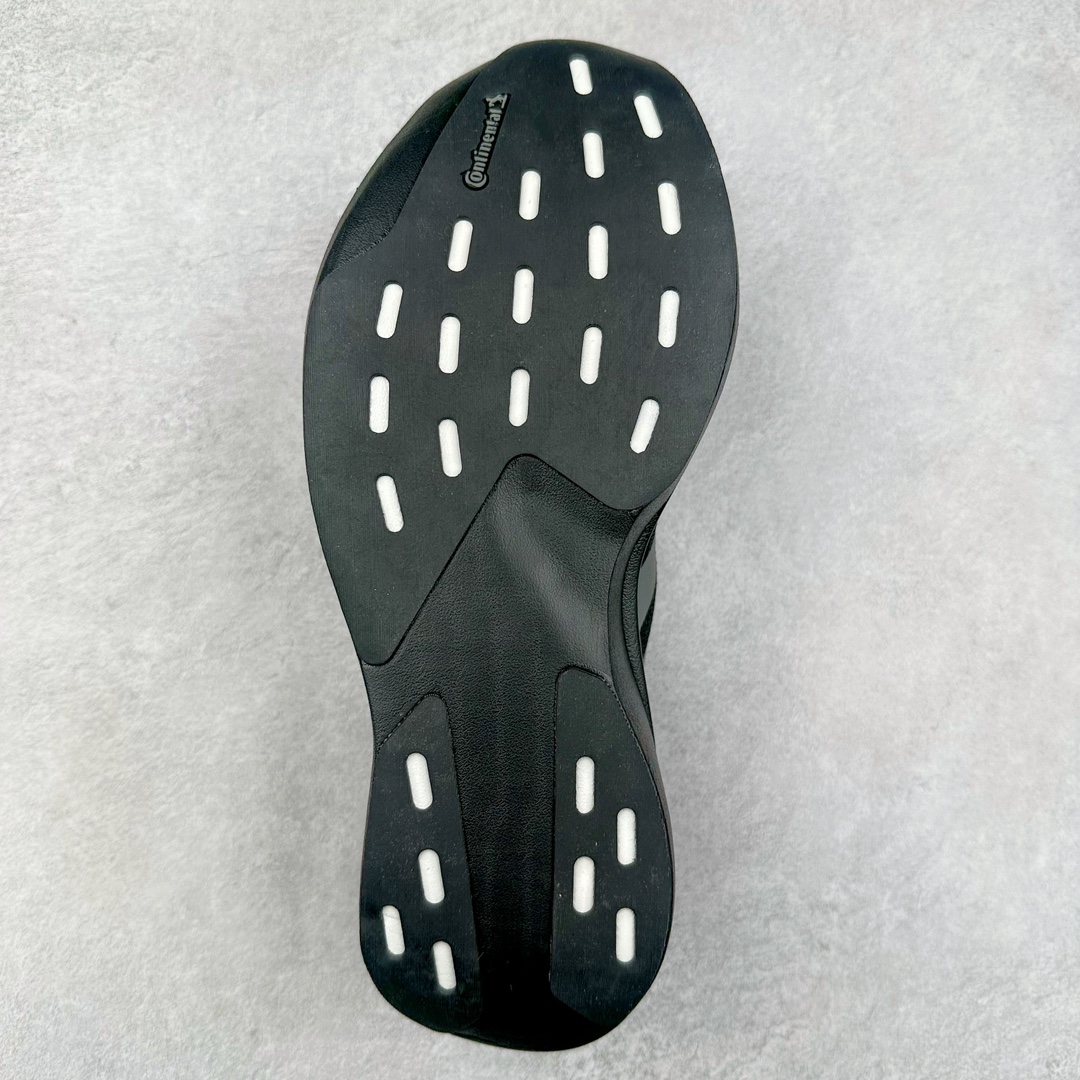 图片[9]-AD Adizero Eva SL M 零度进化版系列低帮轻便透气竞速休闲运动慢跑鞋 JP7147 相信大家对去年 adidas 横空出世的「顶级超跑」adiZero Adios Pro EVO 1 记忆犹新！不仅登顶阿迪史上最轻跑鞋宝座，更在接下来的全球马拉松赛事中，持续书写着惊人成绩，被网友戏称新一代「阿迪神鞋」全网刷屏！极简设计语言与强烈速度感和存在感的鞋侧三线，让人过目不忘，特别种草！其中定位于中长跑训练的 adidas Adizero Evo SL，整体外观造型与 adiZero Adios Pro EVO 1 非常相似。中底配置方面搭载全掌 Lightstrike Pro，鞋面采用透气网面示人，契合日常训练鞋的定位，更加耐用。外底给到了马牌橡胶，及类似上代竞速旗舰 adidas Adizero Adios Pro 3 区域分布。整体看下来无论是外观的鲜明辨识度，还是配置的扎实程度都很顶。尺码：36 36⅔ 37⅓ 38 38⅔ 39⅓ 40 40⅔ 41⅓ 42 42⅔ 43⅓ 44 45-选品中心