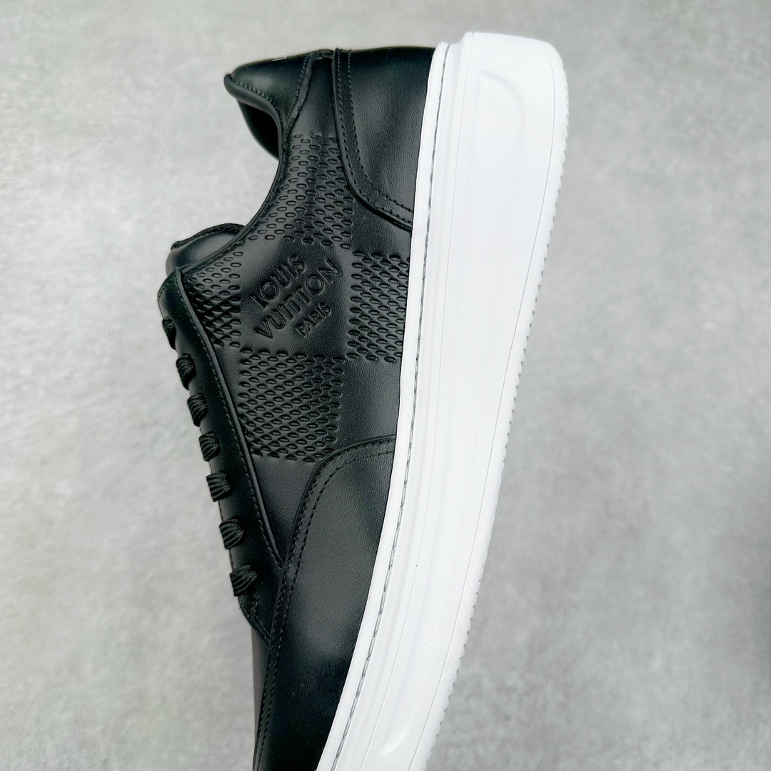 图片[7]-Louis vuitton beverly hills男士经典休闲运动鞋 款式为柔软牛皮革描摹经典 monogram 印花，塑造优雅鞋面。橡胶外底厚实而不失轻盈，其上点缀路易威登标识压纹。加衬内底和科技内衬再度升级舒适体验。意大利进口小牛皮内里高档舒适，原版大底轻盈耐磨！纯手工制作，细节决定品质 路易威登 -高端品质 原单-鞋面：🔝纳帕小牛皮、高周波品牌logo-内里：高弹力帆布布匹，牛皮垫脚-大底：超轻🌲tpu发泡🌲成型大底-超高品控·做工精细：凸显(高端·贵气·档次) 尺码：38-45-选品中心