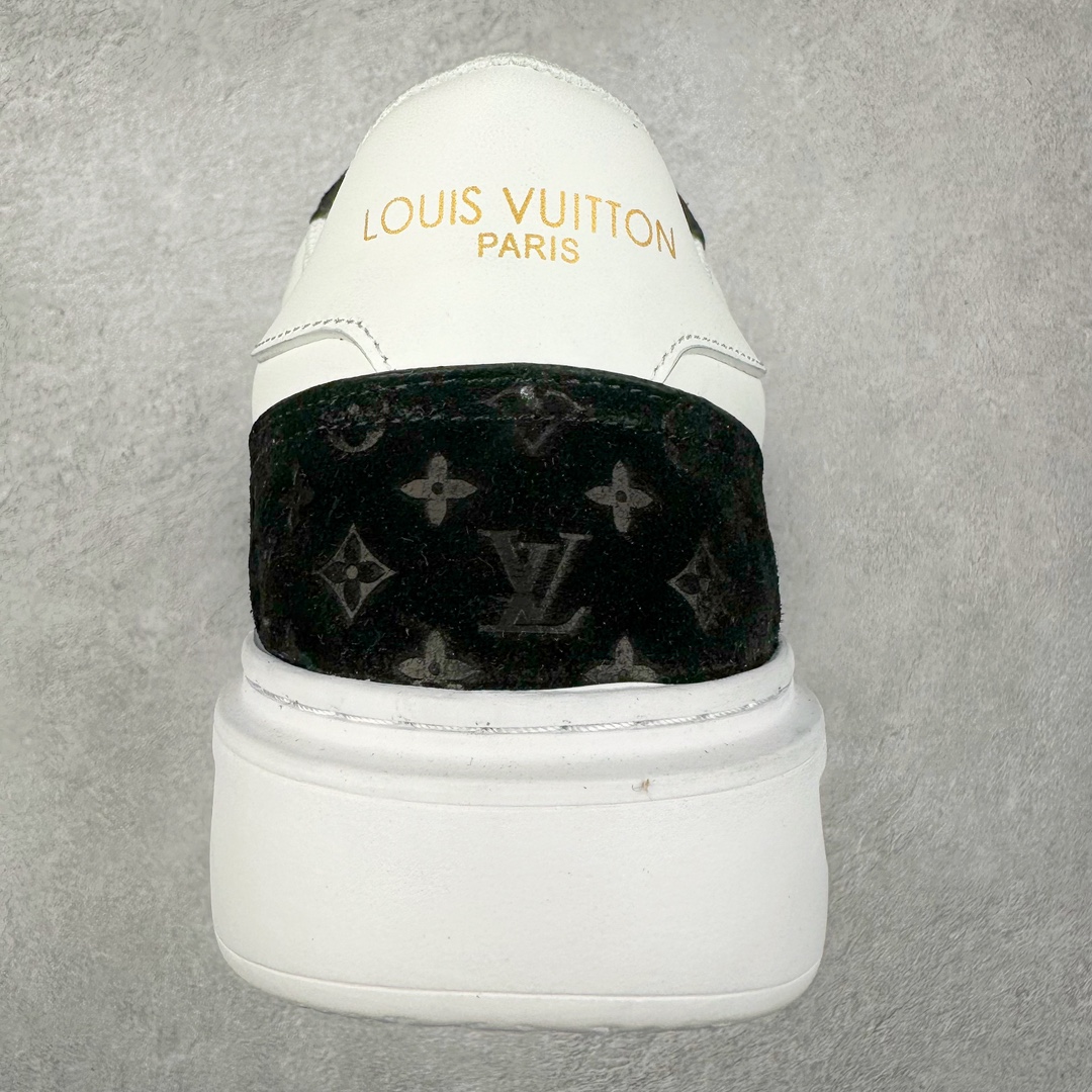 图片[8]-Louis vuitton beverly hills男士经典休闲运动鞋 款式为柔软牛皮革描摹经典 monogram 印花，塑造优雅鞋面。橡胶外底厚实而不失轻盈，其上点缀路易威登标识压纹。加衬内底和科技内衬再度升级舒适体验。意大利进口小牛皮内里高档舒适，原版大底轻盈耐磨！纯手工制作，细节决定品质 路易威登 -高端品质 原单-鞋面：🔝纳帕小牛皮、高周波品牌logo-内里：高弹力帆布布匹，牛皮垫脚-大底：超轻🌲tpu发泡🌲成型大底-超高品控·做工精细：凸显(高端·贵气·档次) 尺码：38-45-选品中心