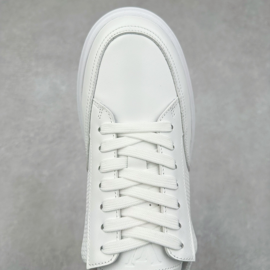 图片[4]-Louis vuitton beverly hills男士经典休闲运动鞋 款式为柔软牛皮革描摹经典 monogram 印花，塑造优雅鞋面。橡胶外底厚实而不失轻盈，其上点缀路易威登标识压纹。加衬内底和科技内衬再度升级舒适体验。意大利进口小牛皮内里高档舒适，原版大底轻盈耐磨！纯手工制作，细节决定品质 路易威登 -高端品质 原单-鞋面：🔝纳帕小牛皮、高周波品牌logo-内里：高弹力帆布布匹，牛皮垫脚-大底：超轻🌲tpu发泡🌲成型大底-超高品控·做工精细：凸显(高端·贵气·档次) 尺码：38-45-选品中心