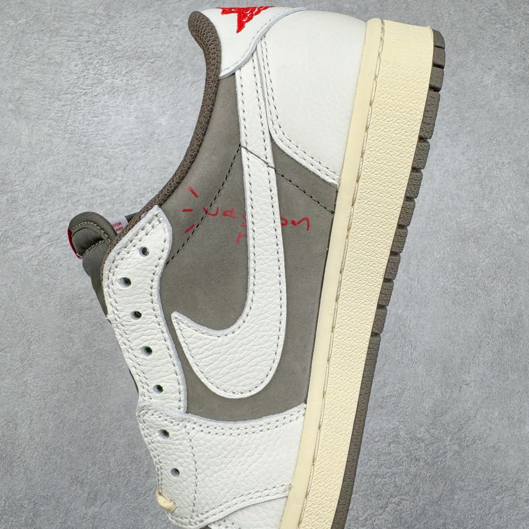 图片[7]-＃XC纯原福利 Travis Scott x Air Jordan AJ1 Low OG SP TS联名倒钩3.0低帮 白棕色 DM7866-162 工厂整单全码套现 清远全套加持 XC原厂全套原楦原纸板冲刀磨具开发 原厂皮料加持 原厂港宝加持定型后跟R度完美 同源原厂电绣 鬼脸飞翼针数密度立体效果一致 百分百一致原鞋 原厂拉帮工艺 针距密度一致 后跟弧度收口自然不对折 极致一眼正品既视感 进口玻璃冲刀皮料裁剪零毛边 全鞋电脑针车工艺 品控清洁度最高QC检验标准 免检产品 原厂订购鞋盒、鞋标、防尘纸、鞋撑、鞋带 追求极致的原厂味道 尺码：36 36.5 37.5 38 38.5 39 40 40.5 41 42 42.5 43 44 44.5 45 46 47.5-选品中心