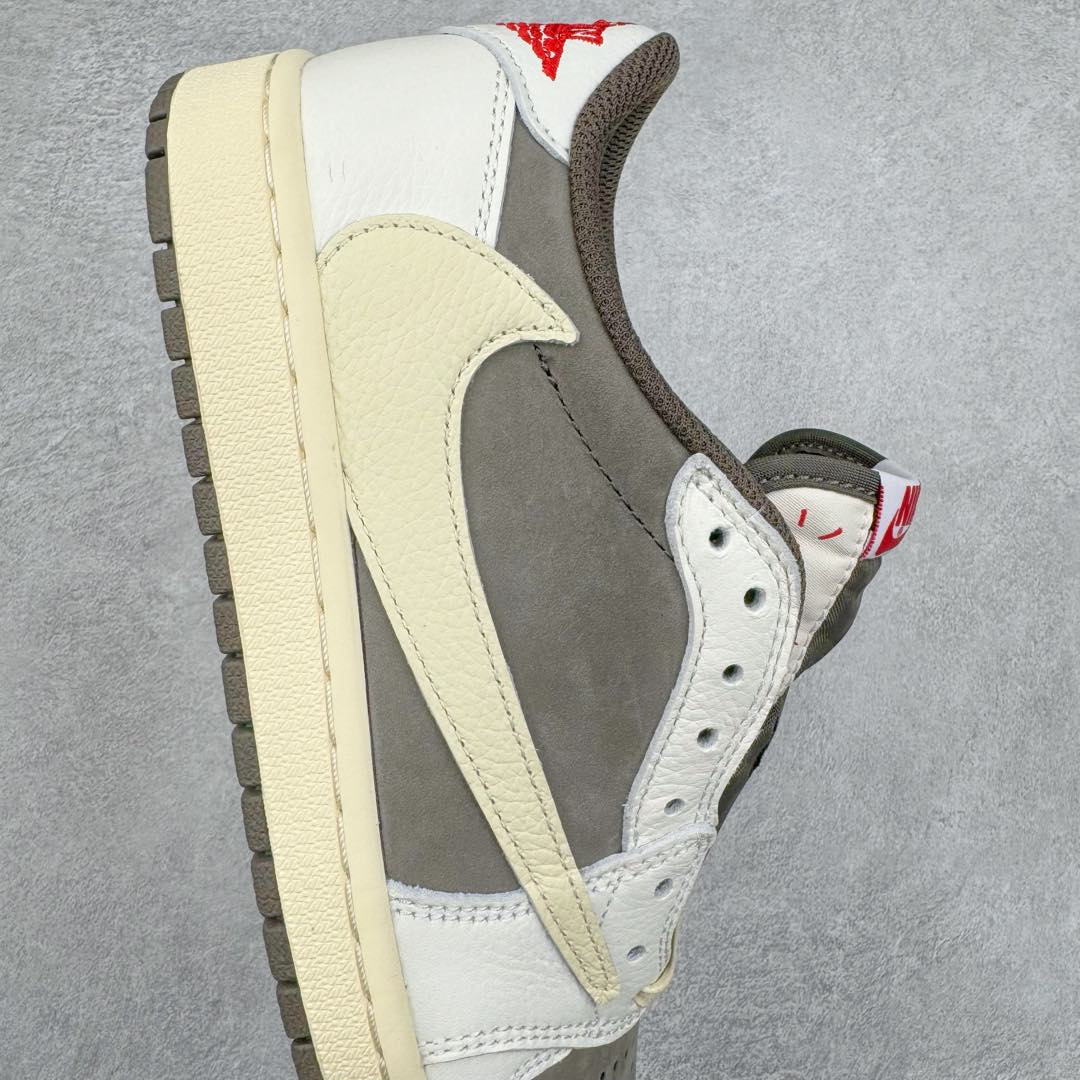 图片[6]-＃XC纯原福利 Travis Scott x Air Jordan AJ1 Low OG SP TS联名倒钩3.0低帮 白棕色 DM7866-162 工厂整单全码套现 清远全套加持 XC原厂全套原楦原纸板冲刀磨具开发 原厂皮料加持 原厂港宝加持定型后跟R度完美 同源原厂电绣 鬼脸飞翼针数密度立体效果一致 百分百一致原鞋 原厂拉帮工艺 针距密度一致 后跟弧度收口自然不对折 极致一眼正品既视感 进口玻璃冲刀皮料裁剪零毛边 全鞋电脑针车工艺 品控清洁度最高QC检验标准 免检产品 原厂订购鞋盒、鞋标、防尘纸、鞋撑、鞋带 追求极致的原厂味道 尺码：36 36.5 37.5 38 38.5 39 40 40.5 41 42 42.5 43 44 44.5 45 46 47.5-选品中心