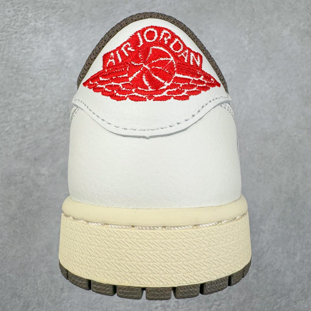 图片[8]-＃XC纯原福利 Travis Scott x Air Jordan AJ1 Low OG SP TS联名倒钩3.0低帮 白棕色 DM7866-162 工厂整单全码套现 清远全套加持 XC原厂全套原楦原纸板冲刀磨具开发 原厂皮料加持 原厂港宝加持定型后跟R度完美 同源原厂电绣 鬼脸飞翼针数密度立体效果一致 百分百一致原鞋 原厂拉帮工艺 针距密度一致 后跟弧度收口自然不对折 极致一眼正品既视感 进口玻璃冲刀皮料裁剪零毛边 全鞋电脑针车工艺 品控清洁度最高QC检验标准 免检产品 原厂订购鞋盒、鞋标、防尘纸、鞋撑、鞋带 追求极致的原厂味道 尺码：36 36.5 37.5 38 38.5 39 40 40.5 41 42 42.5 43 44 44.5 45 46 47.5-选品中心