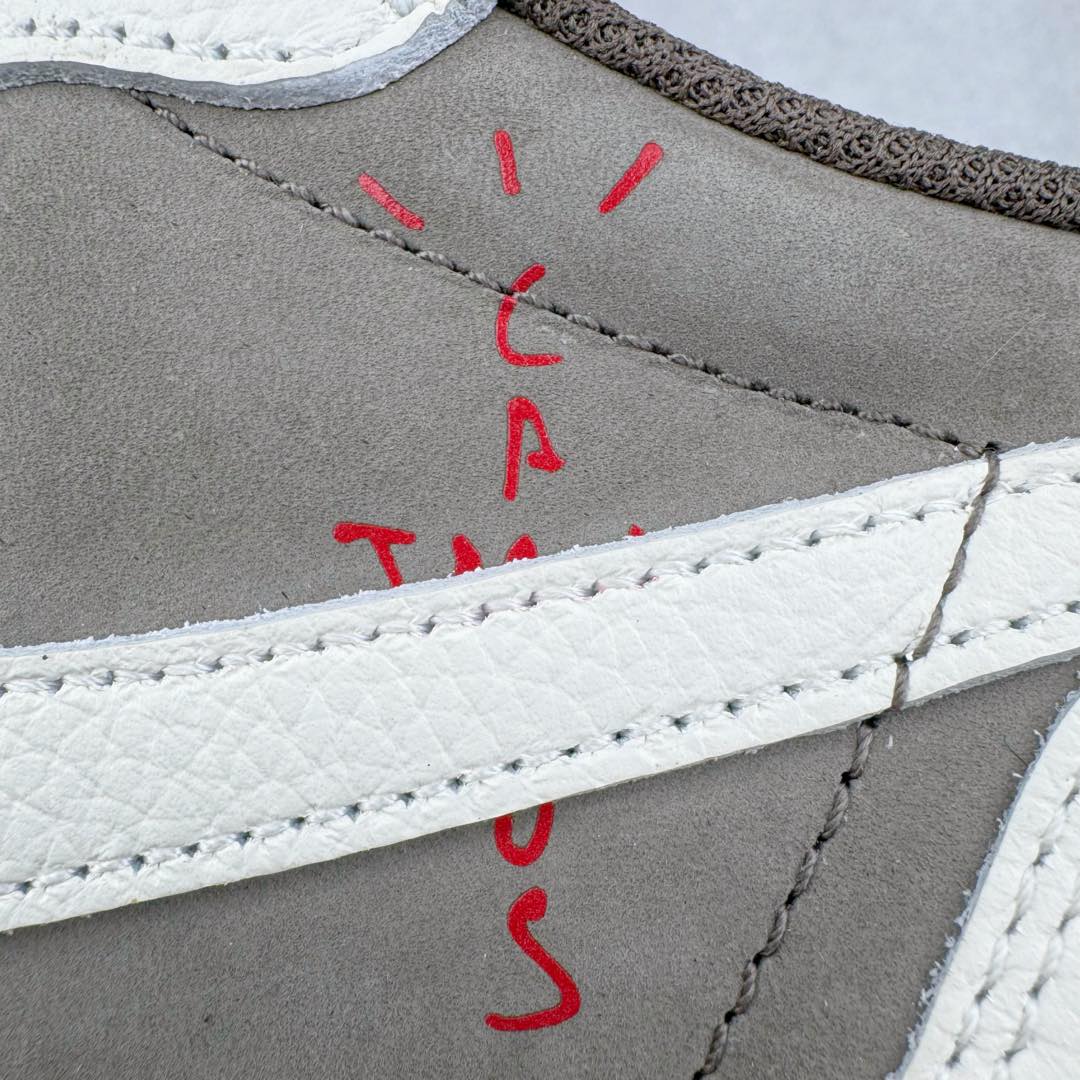 图片[10]-＃XC纯原福利 Travis Scott x Air Jordan AJ1 Low OG SP TS联名倒钩3.0低帮 白棕色 DM7866-162 工厂整单全码套现 清远全套加持 XC原厂全套原楦原纸板冲刀磨具开发 原厂皮料加持 原厂港宝加持定型后跟R度完美 同源原厂电绣 鬼脸飞翼针数密度立体效果一致 百分百一致原鞋 原厂拉帮工艺 针距密度一致 后跟弧度收口自然不对折 极致一眼正品既视感 进口玻璃冲刀皮料裁剪零毛边 全鞋电脑针车工艺 品控清洁度最高QC检验标准 免检产品 原厂订购鞋盒、鞋标、防尘纸、鞋撑、鞋带 追求极致的原厂味道 尺码：36 36.5 37.5 38 38.5 39 40 40.5 41 42 42.5 43 44 44.5 45 46 47.5-选品中心