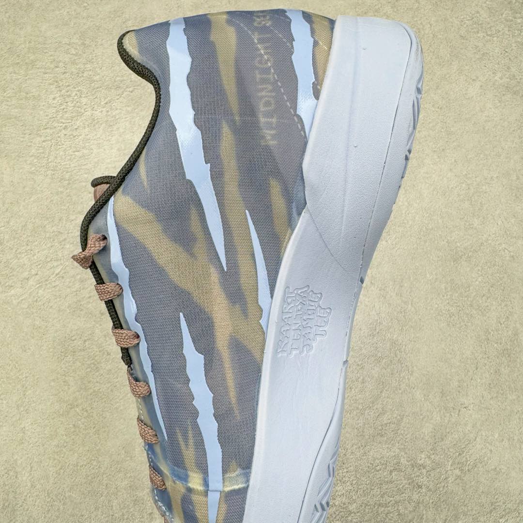 图片[7]-＃灭世 NK Ja 1 莫兰特一代实战篮球鞋 母校名人堂蓝色 IB4007-900 实战属性直接拉满 实战天花板上限再度提升 实战亲测-性能体验吊打国产同价位鞋款 增配前掌ZOOM TURBO➕抗扭片➕后掌马蹄ZOOM气垫（正品仅配置前掌长方形zoom气垫）采用科比4代鞋楦以及龙骨数据打造 小科4实至名归（完美解决正品压脚趾问题）鞋身➕鞋头增配高频补强层 提升鞋头以及脚踝支撑性 鞋垫采用科比4代元年高弹缓震垫材质-磨合一场直接贴合脚型 外底加厚2mm 升级止滑配方 磨合一次 抓地原地起飞 最强莫兰特一代有且只在灭世纯原（支持市场任意货品正面PK）真材实料 肉眼可见 革新升级绝非空穴来风 灭世纯原内外兼修 用态度诠释最强实战货品 缓震配置独家革新 实战属性直接拉满 实战天花板上限再度提升 实战亲测-性能体验吊打国产同价位鞋款 增配前掌ZOOM TURBO➕抗扭片➕后掌马蹄ZOOM气垫（正品仅配置前掌长方形zoom气垫）采用科比4代鞋楦以及龙骨数据打造 小科4实至名归（完美解决正品压脚趾问题）鞋身➕鞋头增配高频补强层 提升鞋头以及脚踝支撑性 鞋垫采用科比4代元年高弹缓震垫材质-磨合一场直接贴合脚型 外底加厚2mm 升级止滑配方 磨合一次 抓地原地起飞 最强莫兰特一代有且只在灭世纯原（支持市场任意货品正面PK）真材实料 肉眼可见 革新升级绝非空穴来风 灭世纯原内外兼修 用态度诠释最强实战货品 尺码：39 40 40.5 41 42 42.5 43 44 44.5 45 46-选品中心