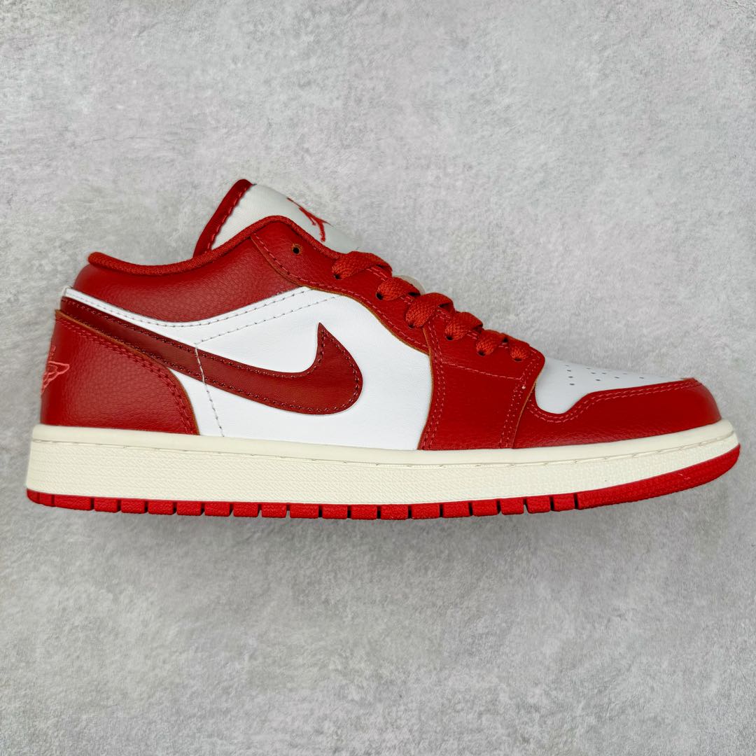 ＃纯原福利特价 Air Jordan AJ1 Low 低帮系列 百分百全新货品 零氧化发霉 给足利润空间操作 超乎所想的高性价比 原装楦头纸板开发 完美鞋型 超高清洁度 鞋型不臃肿别扭 原厂内置全掌气垫 A模大底 鞋舌AJ原厂专用牛津布 AJ专用反口珍珠布 原厂无杂质高弹内里海棉 特殊封边弹力鞋带 原鞋开模 拒绝公底 购置公司同步原材料 都有细节原汁原味 忠于原版 尺码：36 36.5 37.5 38 38.5 39 40 40.5 41 42 42.5 43 44 44.5 45 46-选品中心