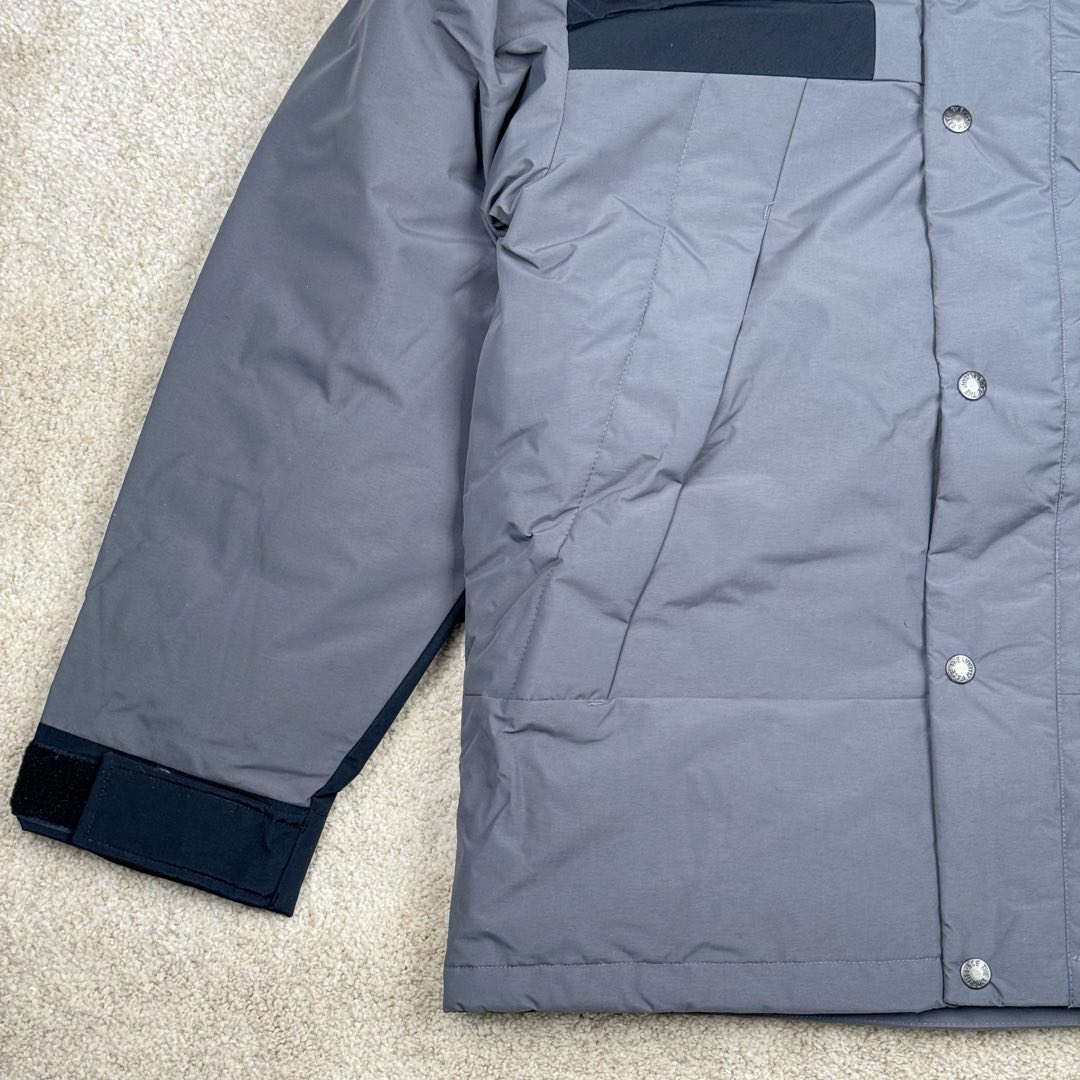 图片[6]-THE NORTH FACE Mountain FW24 Gore-Tex dryvent ULTIMATE 北面山脉系列防水面料刺绣LOGO防风保暖鹅绒连帽含羽绒外套男女同款 The North Face于1966年成立，一直致力于为户外运动员的每一次严酷探索提供专业装备。作为全球户外运动领导品牌，The NorthFace以经过专业运动员测试、适应各类户外需求的产品助力探索者不断超越自我，激发人类潜能。The North Face象征着众多山脉中更冷、更值得挑战的北坡。品牌标志则来自Half Dome，一座位于美国加州Yosemite NationalPark（优胜美地国家公园）里的山峰，中文名字取为「北面」，象征着不畏惧的户外探索精神。1997年，The North Face采用全新的宣传标语「Never Stop Exploring探索永不停止」，体现品牌的探索精神，成为品牌的座右铭。尺码：XS S M L XL 2XL-选品中心