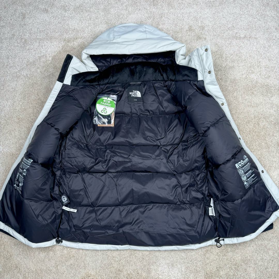 图片[4]-THE NORTH FACE Mountain FW24 Gore-Tex dryvent ULTIMATE 北面山脉系列防水面料刺绣LOGO防风保暖鹅绒连帽含羽绒外套男女同款 The North Face于1966年成立，一直致力于为户外运动员的每一次严酷探索提供专业装备。作为全球户外运动领导品牌，The NorthFace以经过专业运动员测试、适应各类户外需求的产品助力探索者不断超越自我，激发人类潜能。The North Face象征着众多山脉中更冷、更值得挑战的北坡。品牌标志则来自Half Dome，一座位于美国加州Yosemite NationalPark（优胜美地国家公园）里的山峰，中文名字取为「北面」，象征着不畏惧的户外探索精神。1997年，The North Face采用全新的宣传标语「Never Stop Exploring探索永不停止」，体现品牌的探索精神，成为品牌的座右铭。尺码：XS S M L XL 2XL-选品中心