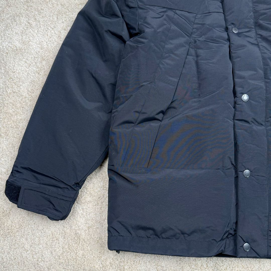 图片[5]-THE NORTH FACE Mountain FW24 Gore-Tex dryvent ULTIMATE 北面山脉系列防水面料刺绣LOGO防风保暖鹅绒连帽含羽绒外套男女同款 The North Face于1966年成立，一直致力于为户外运动员的每一次严酷探索提供专业装备。作为全球户外运动领导品牌，The NorthFace以经过专业运动员测试、适应各类户外需求的产品助力探索者不断超越自我，激发人类潜能。The North Face象征着众多山脉中更冷、更值得挑战的北坡。品牌标志则来自Half Dome，一座位于美国加州Yosemite NationalPark（优胜美地国家公园）里的山峰，中文名字取为「北面」，象征着不畏惧的户外探索精神。1997年，The North Face采用全新的宣传标语「Never Stop Exploring探索永不停止」，体现品牌的探索精神，成为品牌的座右铭。尺码：XS S M L XL 2XL-选品中心