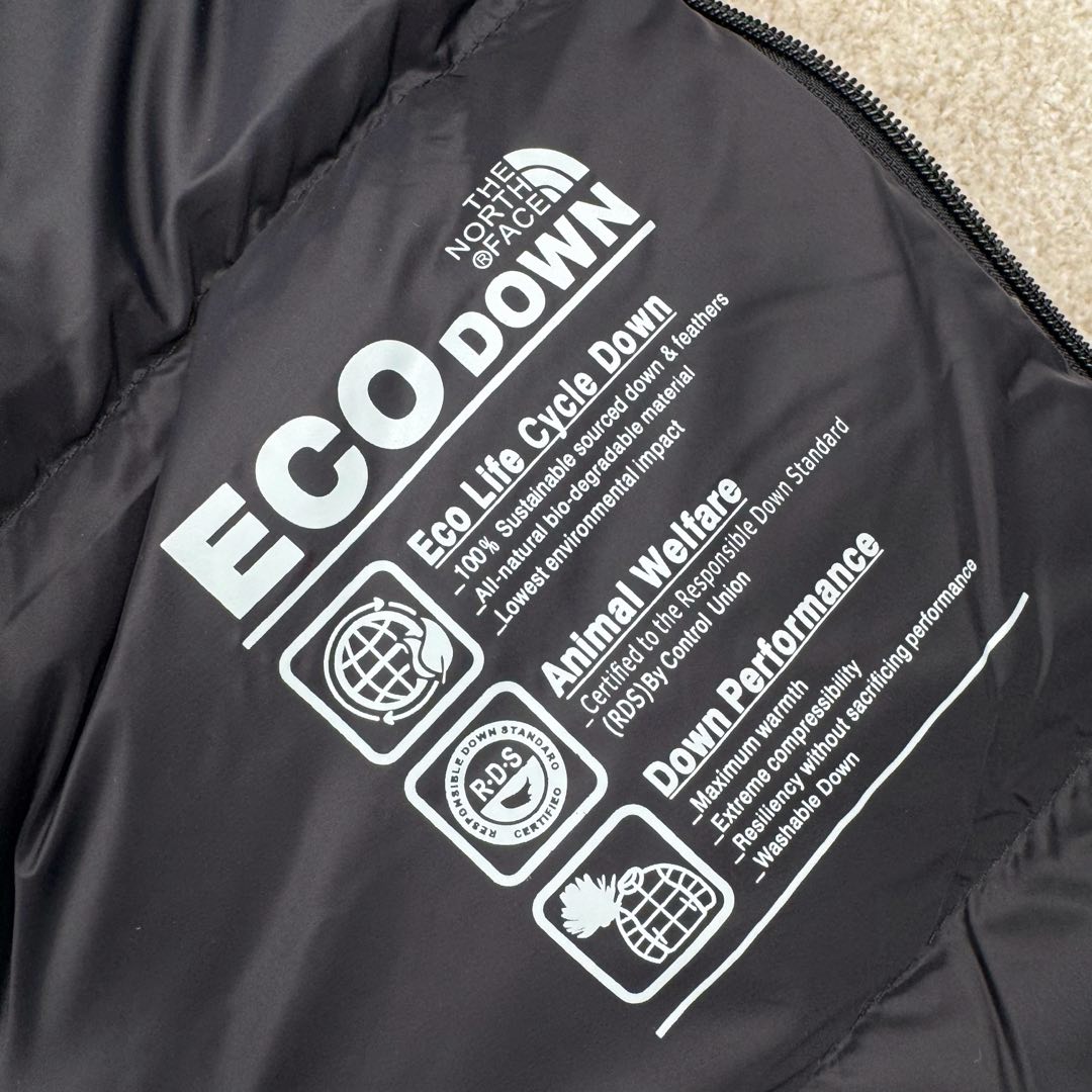 图片[14]-THE NORTH FACE Mountain FW24 Gore-Tex dryvent ULTIMATE 北面山脉系列防水面料刺绣LOGO防风保暖鹅绒连帽含羽绒外套男女同款 The North Face于1966年成立，一直致力于为户外运动员的每一次严酷探索提供专业装备。作为全球户外运动领导品牌，The NorthFace以经过专业运动员测试、适应各类户外需求的产品助力探索者不断超越自我，激发人类潜能。The North Face象征着众多山脉中更冷、更值得挑战的北坡。品牌标志则来自Half Dome，一座位于美国加州Yosemite NationalPark（优胜美地国家公园）里的山峰，中文名字取为「北面」，象征着不畏惧的户外探索精神。1997年，The North Face采用全新的宣传标语「Never Stop Exploring探索永不停止」，体现品牌的探索精神，成为品牌的座右铭。尺码：XS S M L XL 2XL-选品中心