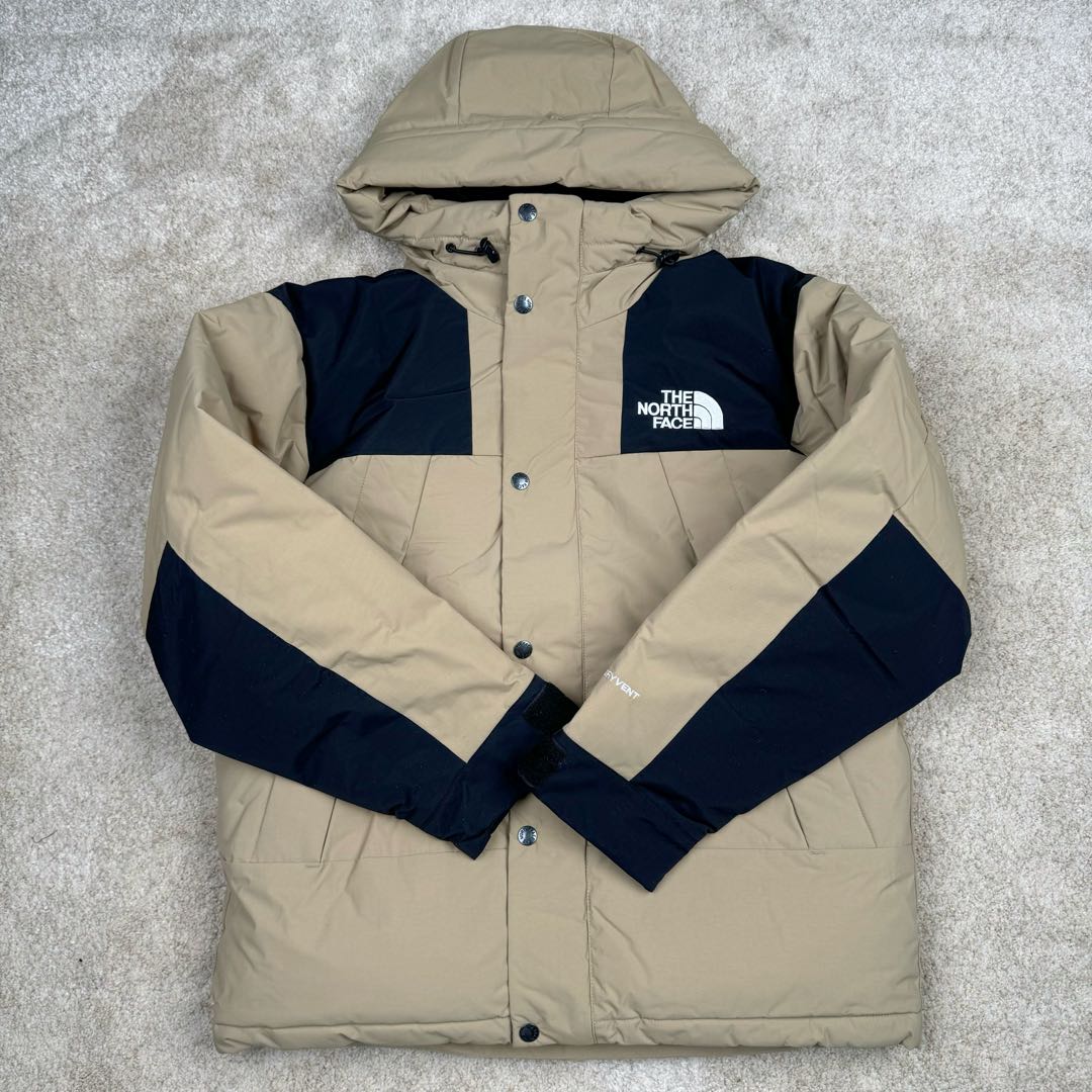 图片[2]-THE NORTH FACE Mountain FW24 Gore-Tex dryvent ULTIMATE 北面山脉系列防水面料刺绣LOGO防风保暖鹅绒连帽含羽绒外套男女同款 The North Face于1966年成立，一直致力于为户外运动员的每一次严酷探索提供专业装备。作为全球户外运动领导品牌，The NorthFace以经过专业运动员测试、适应各类户外需求的产品助力探索者不断超越自我，激发人类潜能。The North Face象征着众多山脉中更冷、更值得挑战的北坡。品牌标志则来自Half Dome，一座位于美国加州Yosemite NationalPark（优胜美地国家公园）里的山峰，中文名字取为「北面」，象征着不畏惧的户外探索精神。1997年，The North Face采用全新的宣传标语「Never Stop Exploring探索永不停止」，体现品牌的探索精神，成为品牌的座右铭。尺码：XS S M L XL 2XL-选品中心