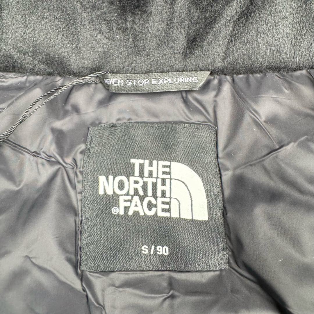 图片[12]-THE NORTH FACE Mountain FW24 Gore-Tex dryvent ULTIMATE 北面山脉系列防水面料刺绣LOGO防风保暖鹅绒连帽含羽绒外套男女同款 The North Face于1966年成立，一直致力于为户外运动员的每一次严酷探索提供专业装备。作为全球户外运动领导品牌，The NorthFace以经过专业运动员测试、适应各类户外需求的产品助力探索者不断超越自我，激发人类潜能。The North Face象征着众多山脉中更冷、更值得挑战的北坡。品牌标志则来自Half Dome，一座位于美国加州Yosemite NationalPark（优胜美地国家公园）里的山峰，中文名字取为「北面」，象征着不畏惧的户外探索精神。1997年，The North Face采用全新的宣传标语「Never Stop Exploring探索永不停止」，体现品牌的探索精神，成为品牌的座右铭。尺码：XS S M L XL 2XL-选品中心