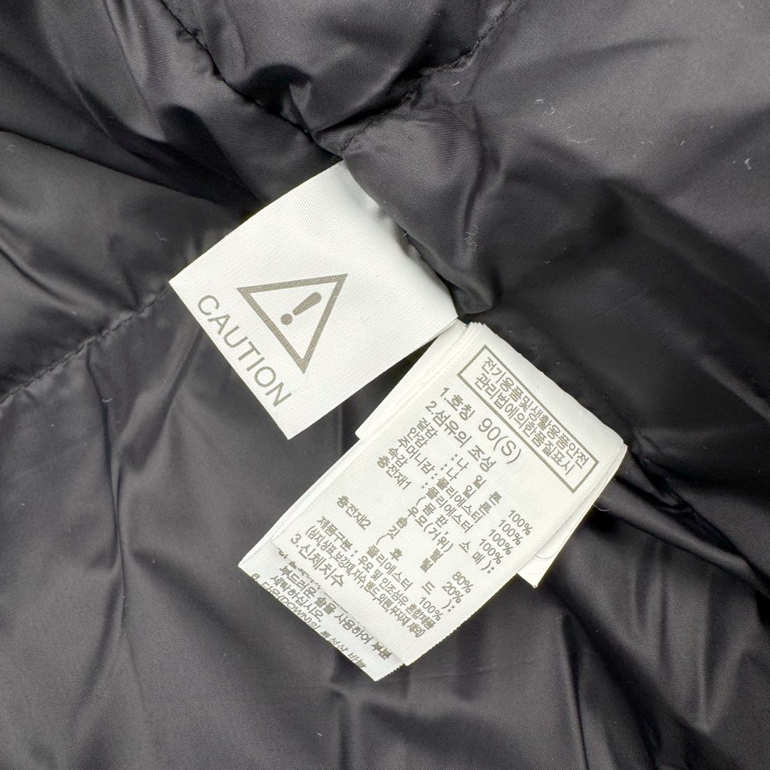 图片[17]-THE NORTH FACE Mountain FW24 Gore-Tex dryvent ULTIMATE 北面山脉系列防水面料刺绣LOGO防风保暖鹅绒连帽含羽绒外套男女同款 The North Face于1966年成立，一直致力于为户外运动员的每一次严酷探索提供专业装备。作为全球户外运动领导品牌，The NorthFace以经过专业运动员测试、适应各类户外需求的产品助力探索者不断超越自我，激发人类潜能。The North Face象征着众多山脉中更冷、更值得挑战的北坡。品牌标志则来自Half Dome，一座位于美国加州Yosemite NationalPark（优胜美地国家公园）里的山峰，中文名字取为「北面」，象征着不畏惧的户外探索精神。1997年，The North Face采用全新的宣传标语「Never Stop Exploring探索永不停止」，体现品牌的探索精神，成为品牌的座右铭。尺码：XS S M L XL 2XL-选品中心