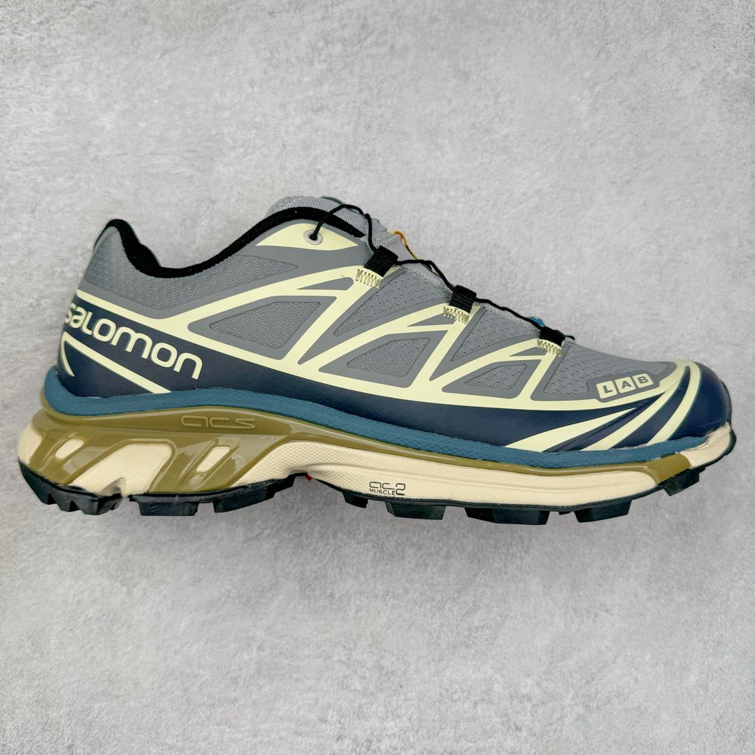 ＃X版纯原福利 Salomon 萨洛蒙 XT-6 复古机能户外跑鞋 这双XT-6 鞋面以锯齿状的包裹系统呈现 在黑色基底之下加入了各种色点缀 内嵌式的袜套设计与 Quicklace 系带系统一道 实现了立体包裹与精准贴合 结合 Contagrip 大底科技 让穿着者可以轻松驾驭户外与通勤下的任何运动生活场景 无缝鞋身户外随意纵横 颜值与脚感兼备 出街通勤 绝对非常吸睛 你值得拥有 尺码：36 36.5 37.5 38 38.5 39 40 40.5 41 42 42.5 43 44 44.5 45-选品中心