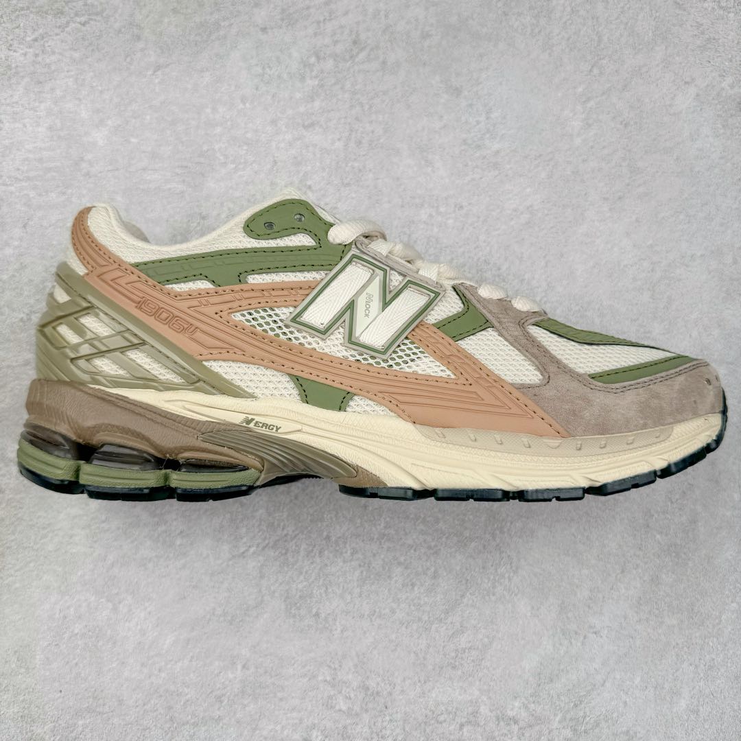 New Balance M1906R NB新百伦系列复古老爹风休闲运动慢跑鞋 采用轻质牛剖革拼接透气网眼衬垫织物鞋面材质 T-Beam大底提供足步弓支撑 保持步态稳定#后跟搭载外露缓震胶 鞋身整体以各种深浅不一的灰色覆盖 鞋头以淡蓝色调装饰，网眼衬垫通过不规律的色块实现做旧的美感 泛黄的鞋底更是进一步增添了复古气息 尺码：36 37 37.5 38 38.5 39.5 40 40.5 41.5 42 42.5 43 44 45-选品中心